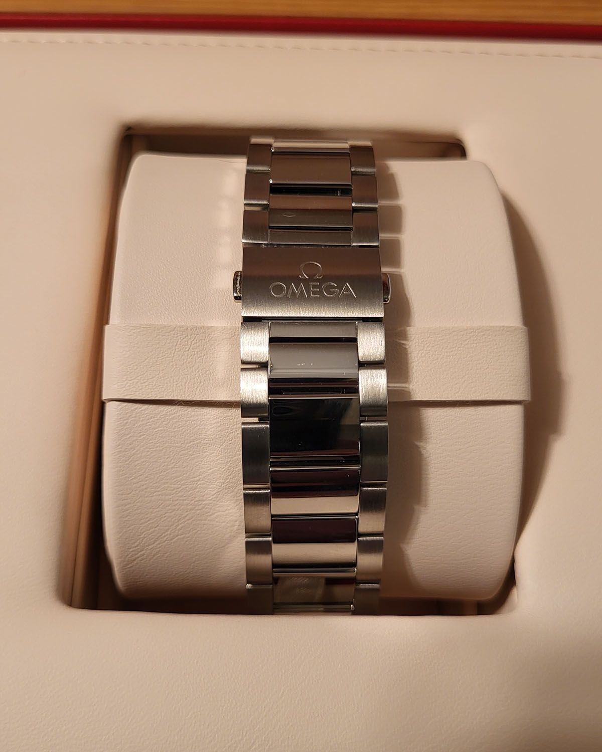 Omega 220.30.43.22.10.001