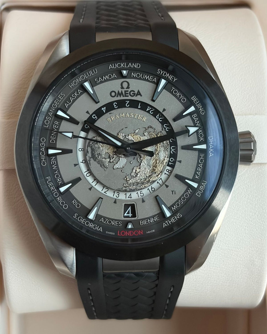 Omega 220.92.43.22.99.001