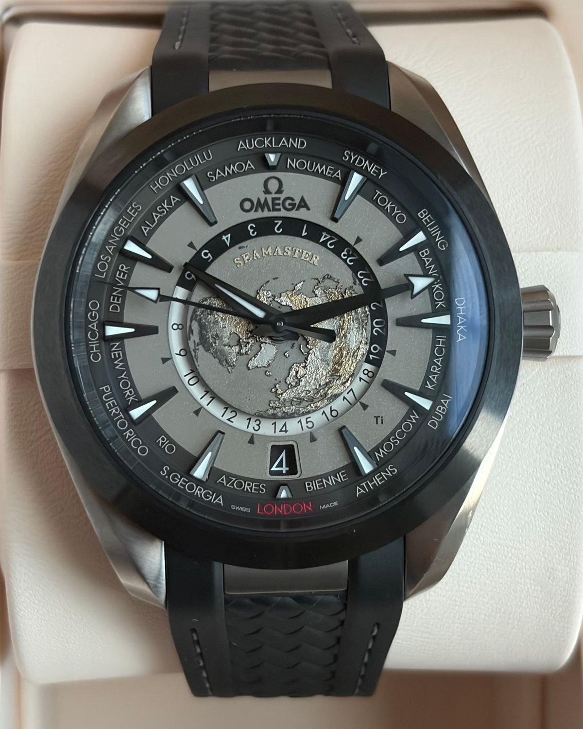 Omega 220.92.43.22.99.001