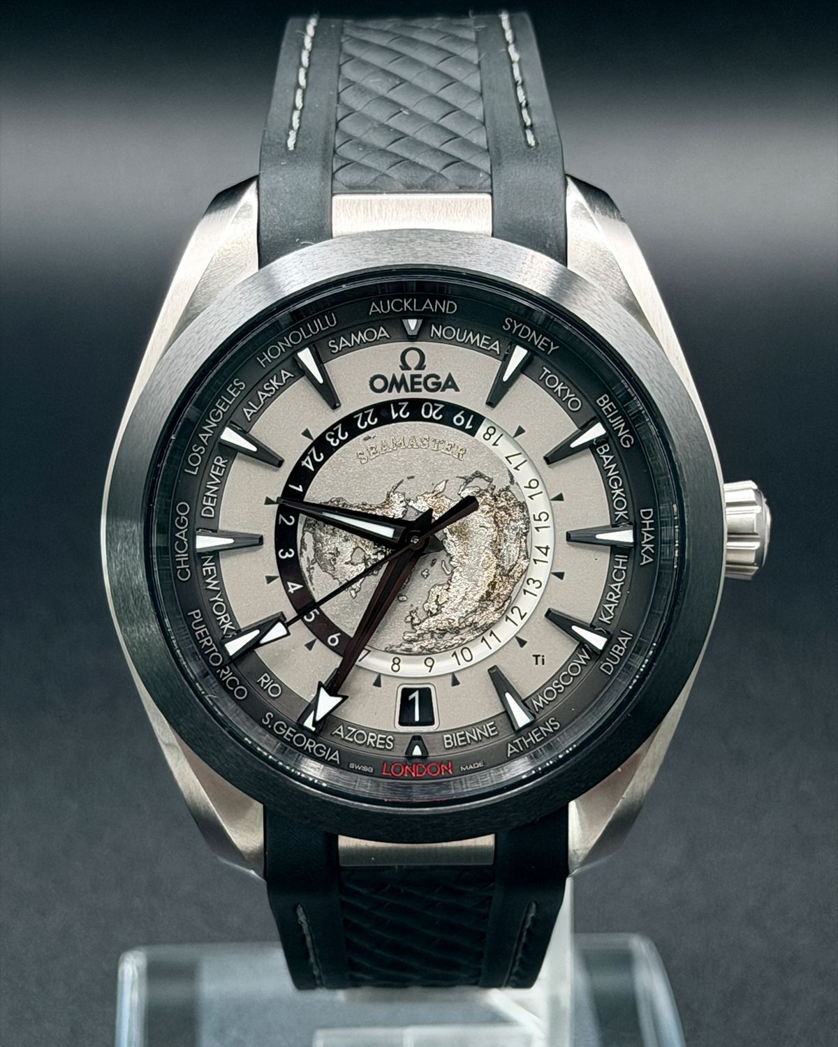 Omega 220.92.43.22.99.001