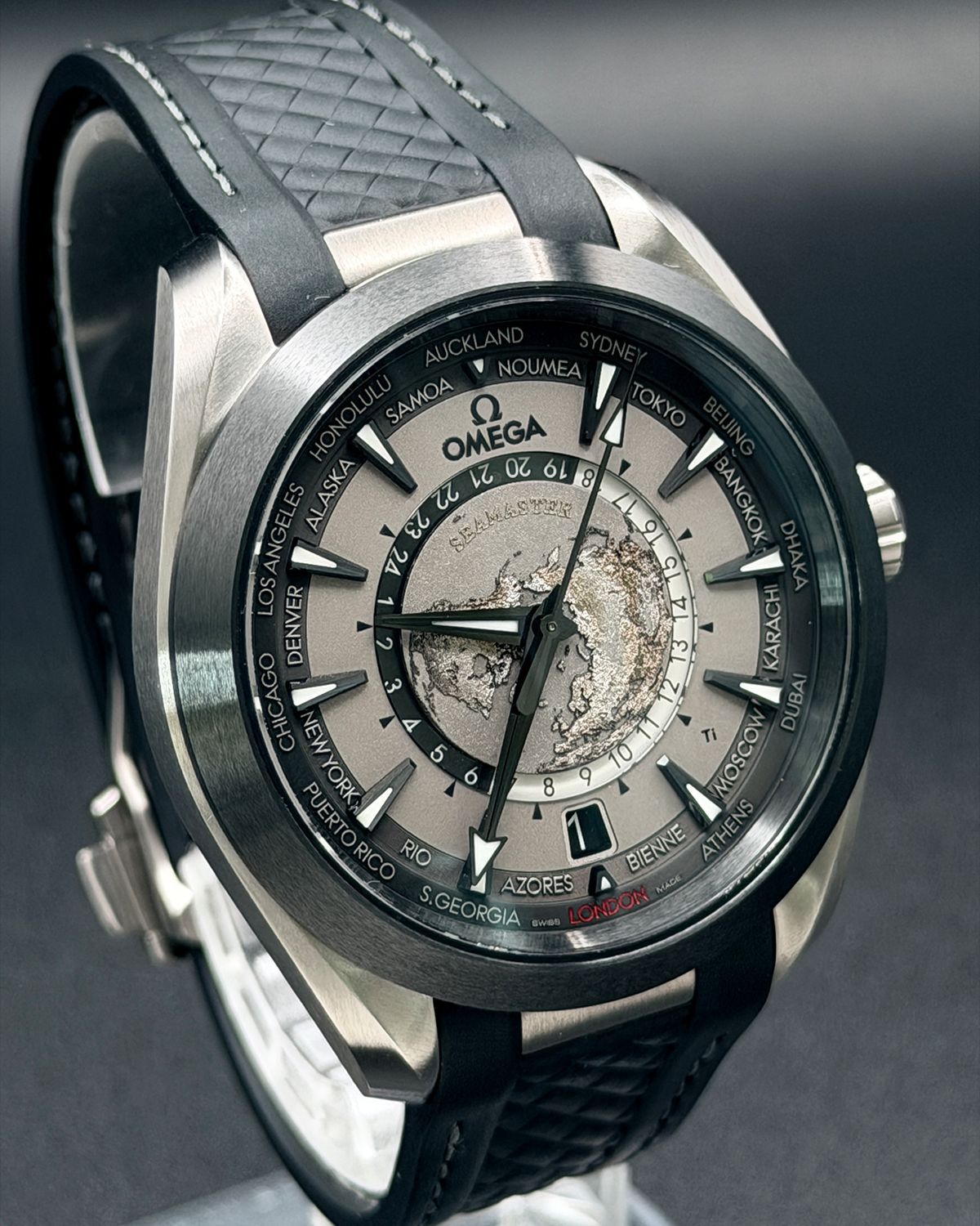 Omega 220.92.43.22.99.001