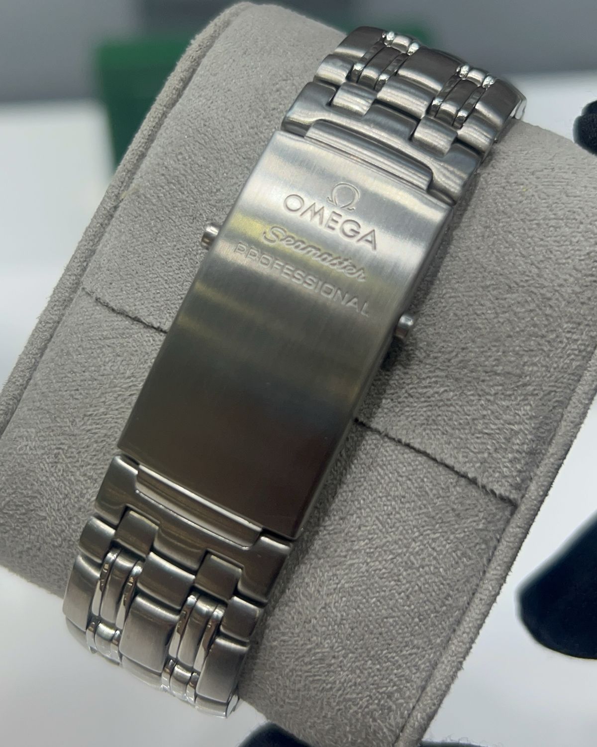 Omega 2220.80.00