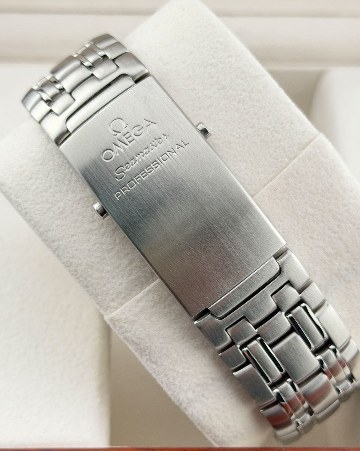 Omega 2220.80.00