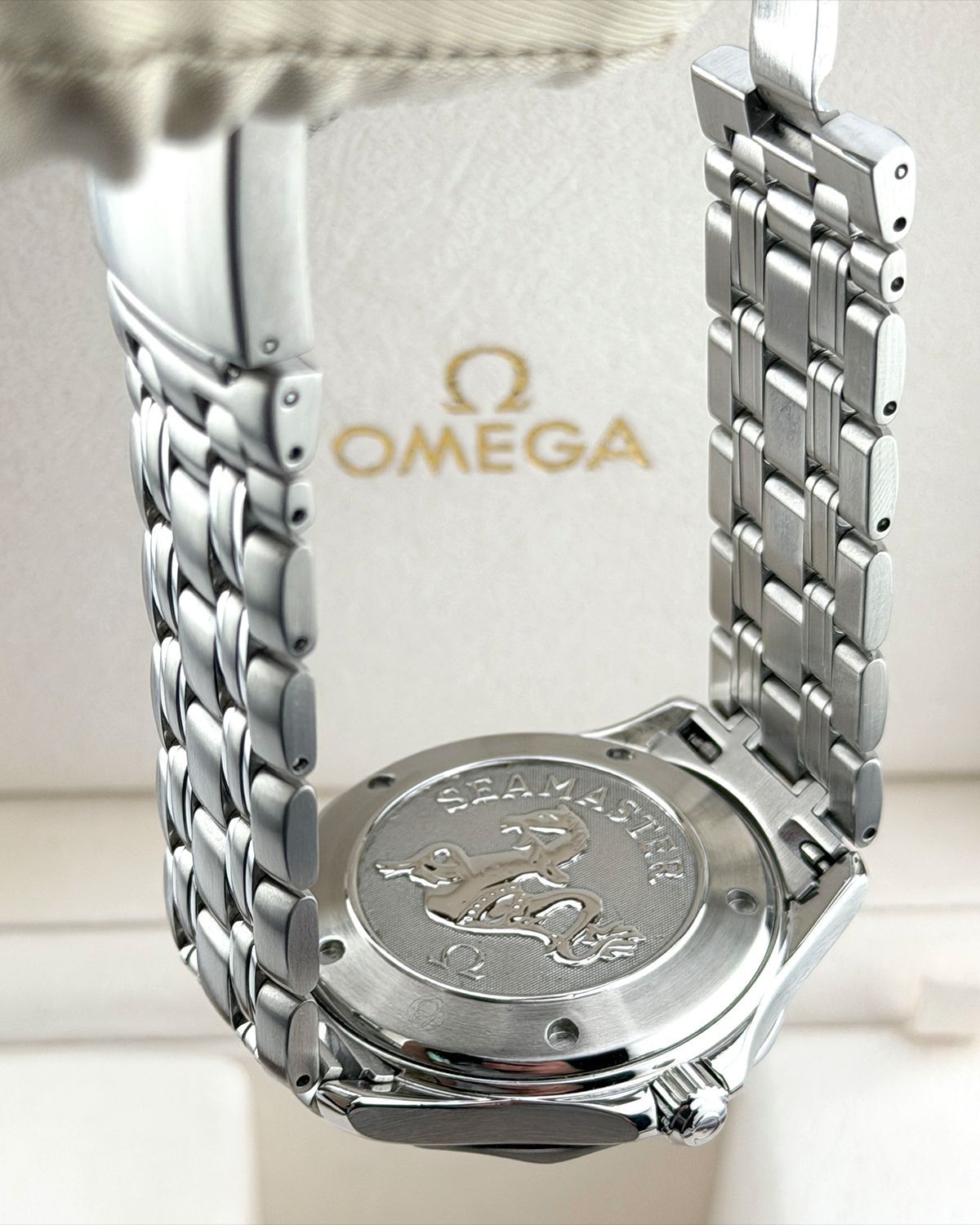 Omega 2220.80.00