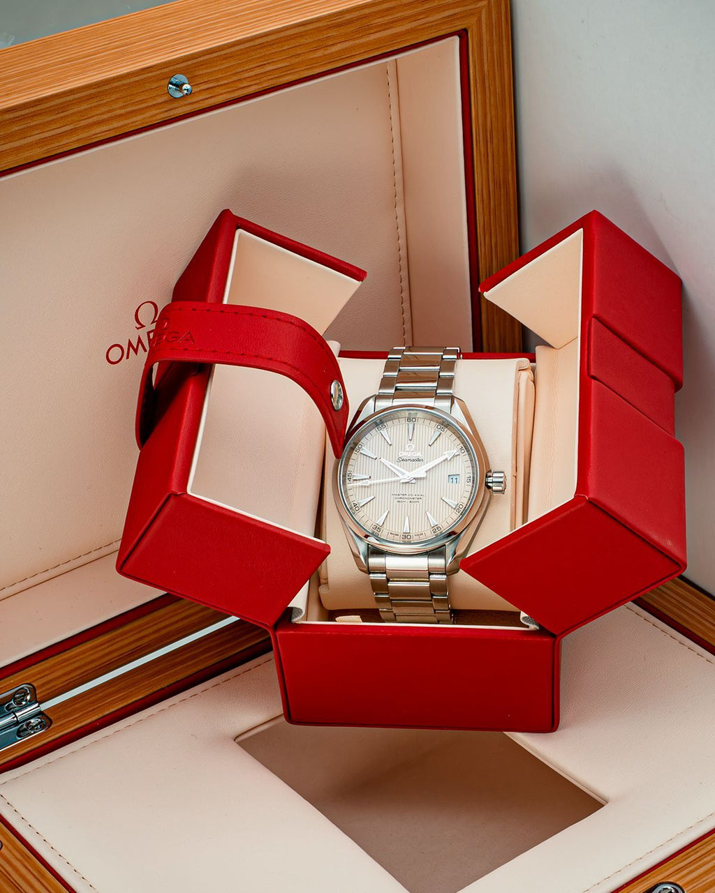 Omega 231.10.42.21.02.003