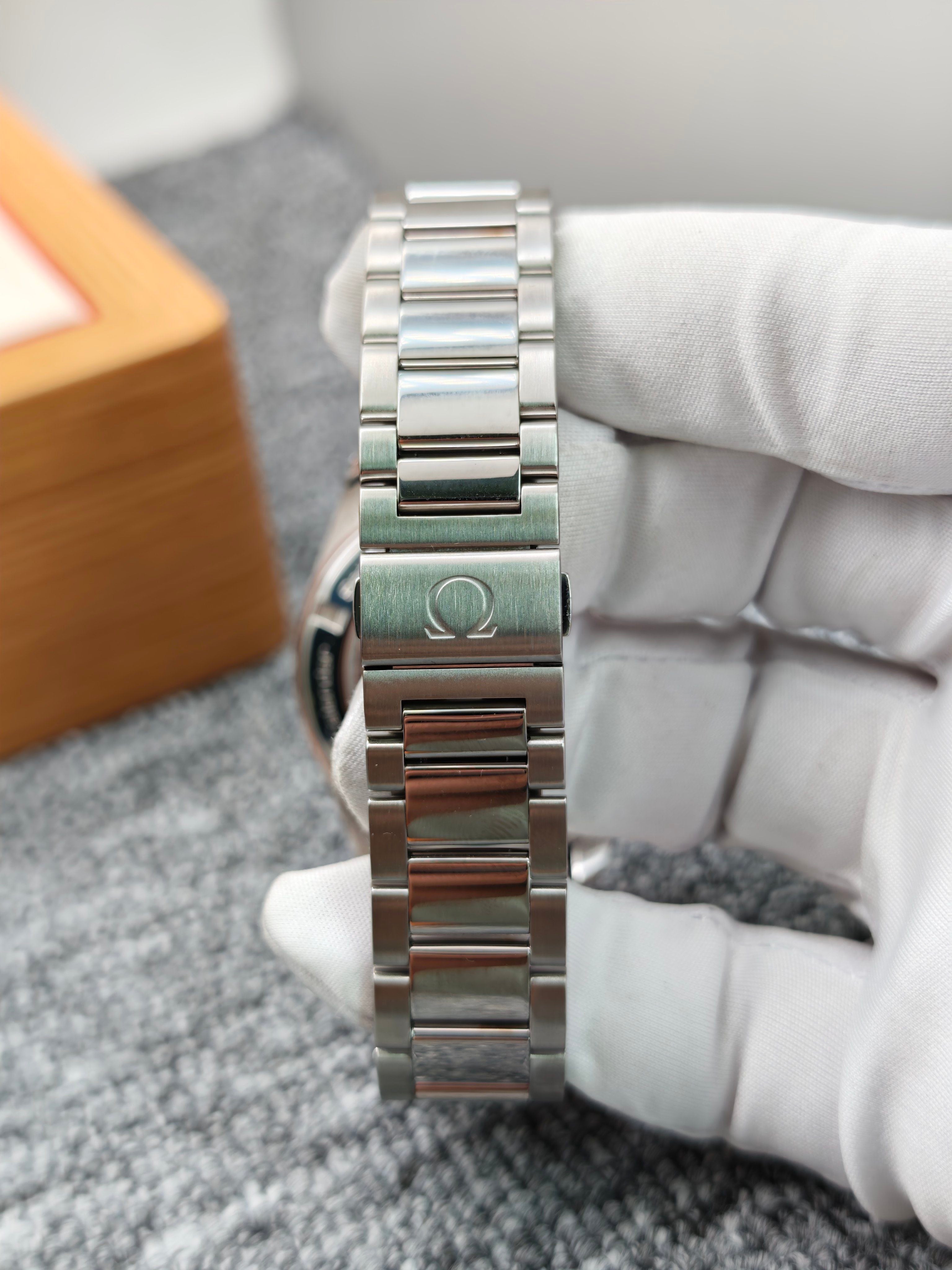Omega 231.10.43.22.03.002