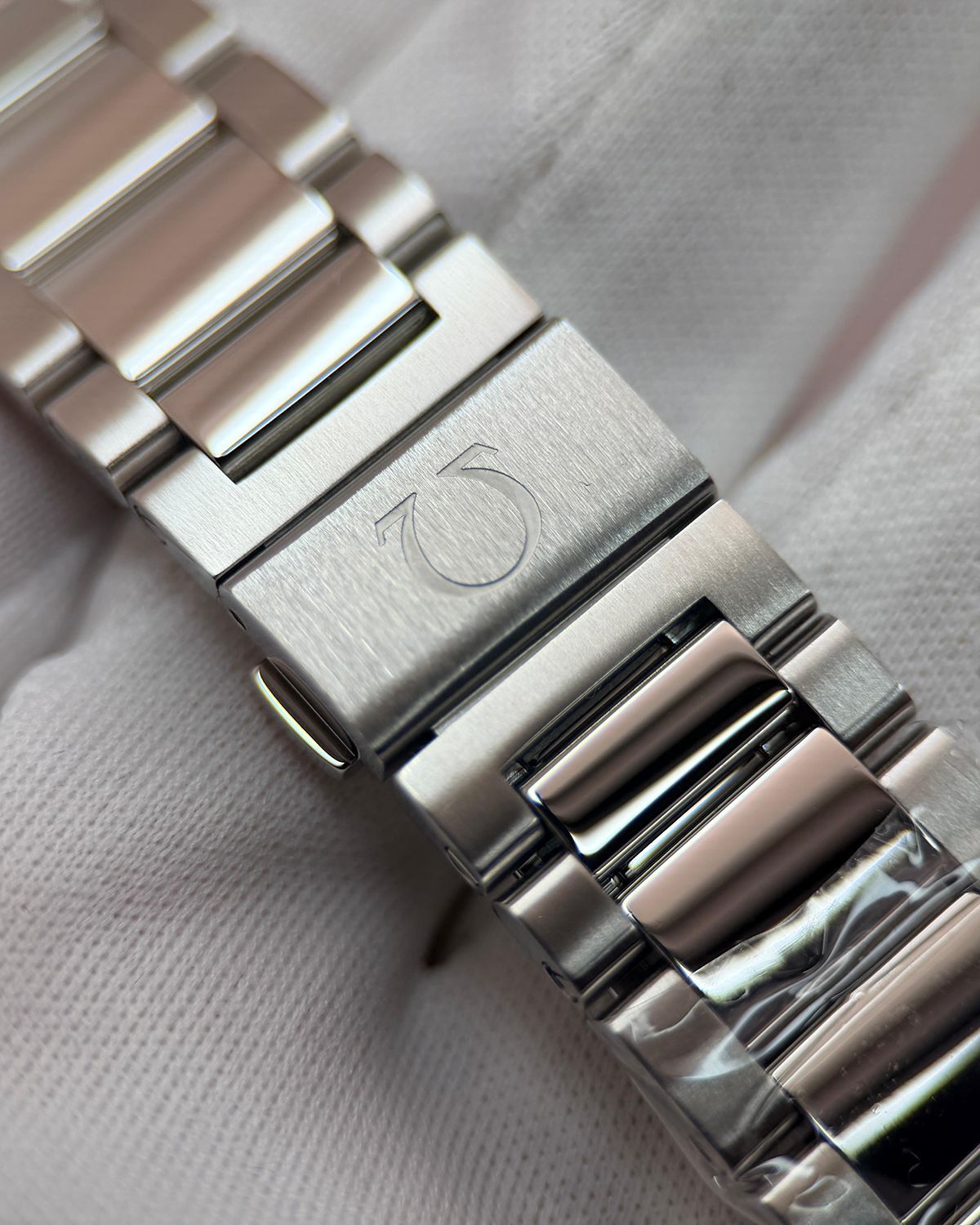 Omega 231.10.43.52.06.001