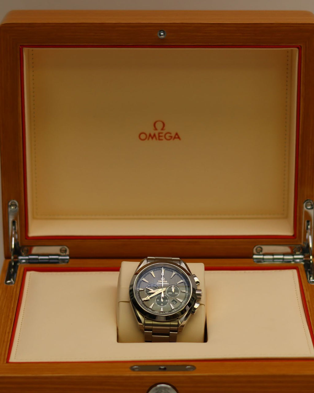 Omega 231.10.44.50.01.001