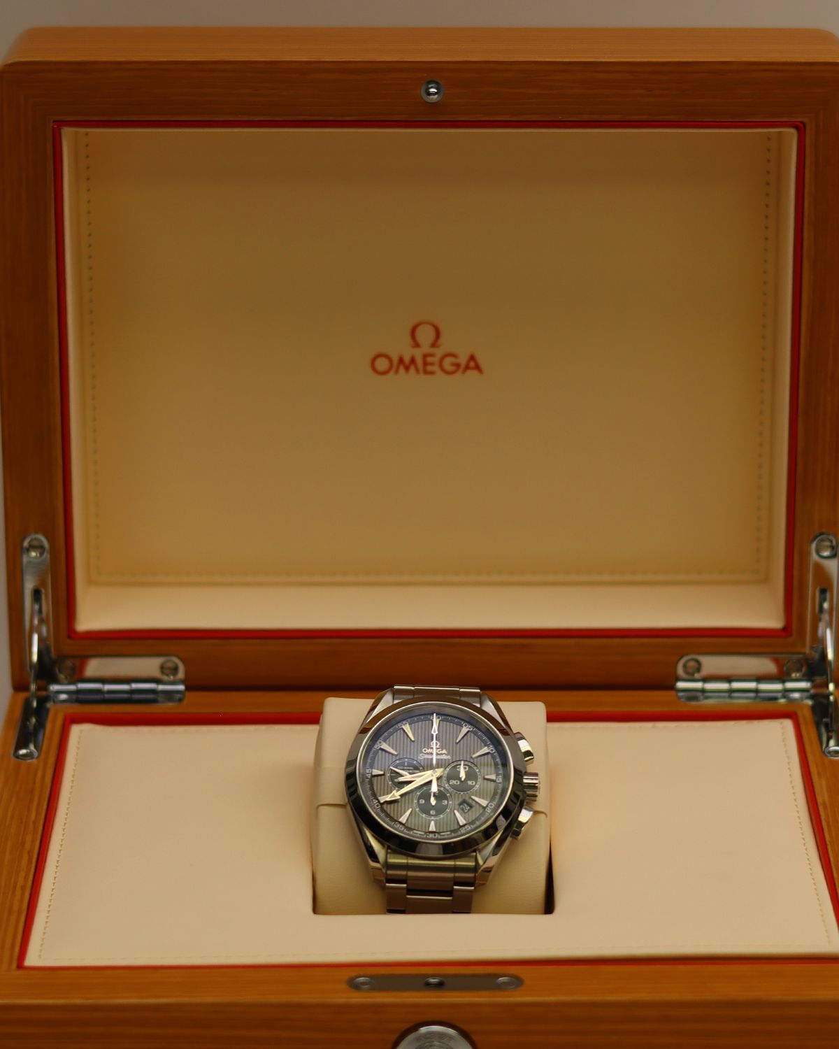 Omega 231.10.44.50.01.001