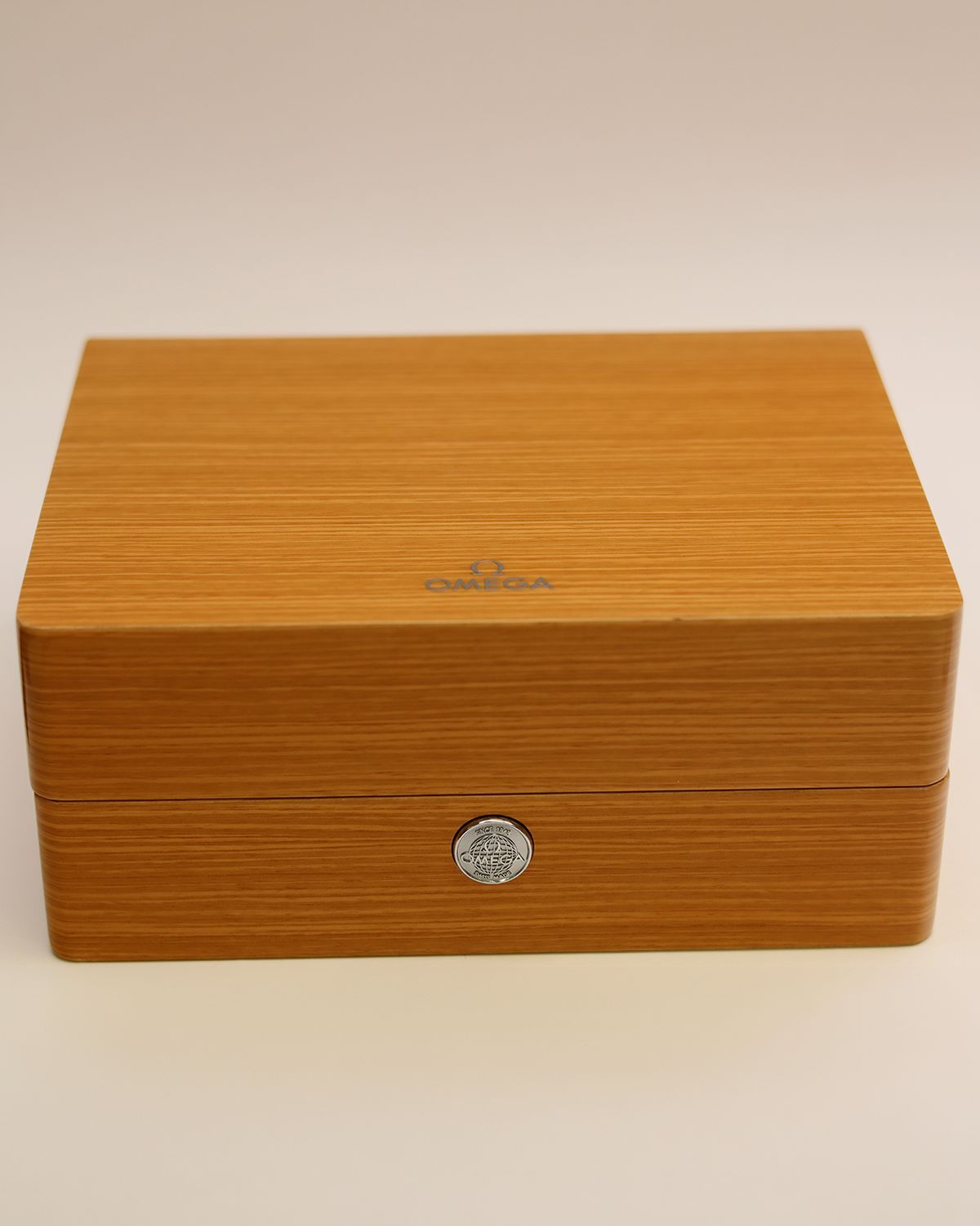 Omega 231.10.44.50.01.001