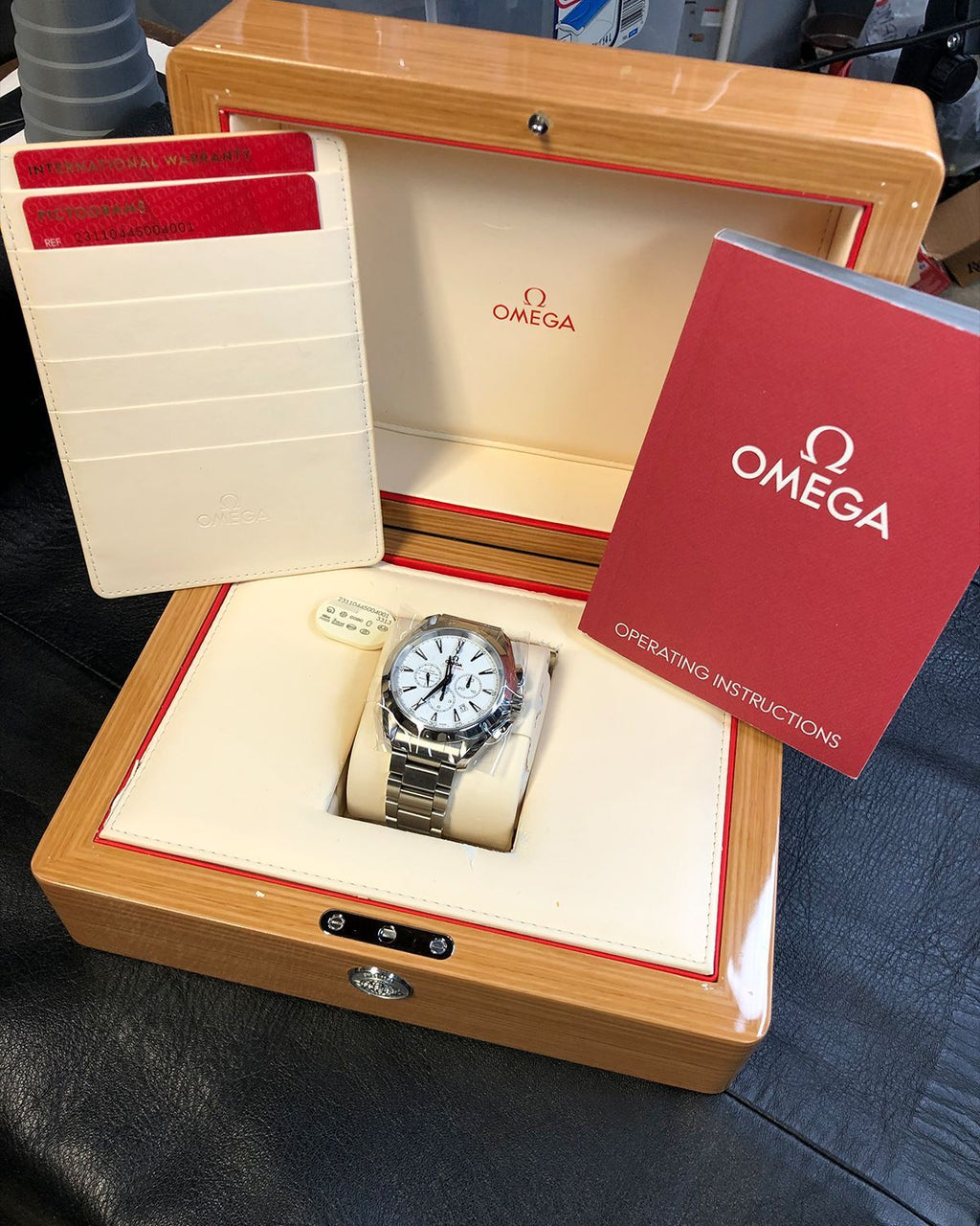 Omega 231.10.44.50.04.001