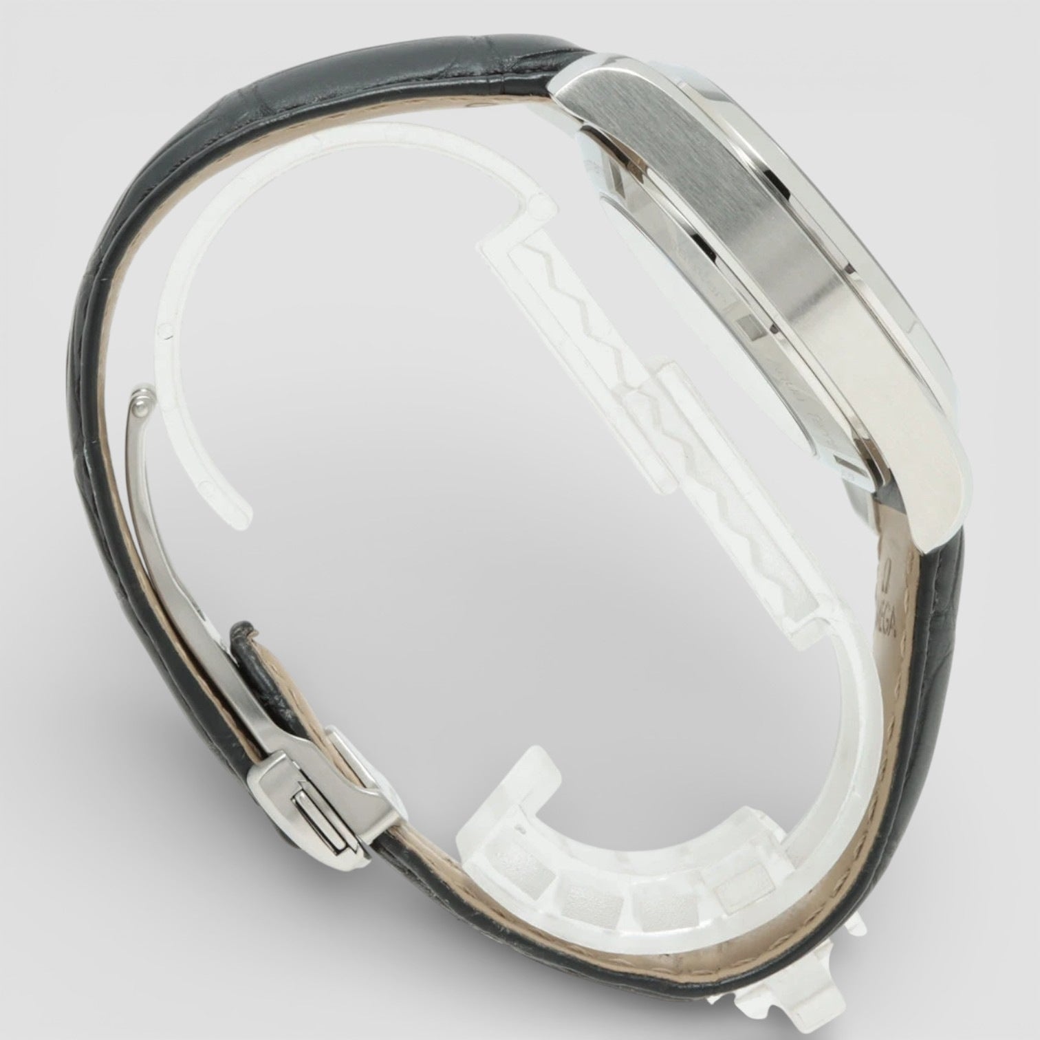 Omega 231.13.43.22.01.001