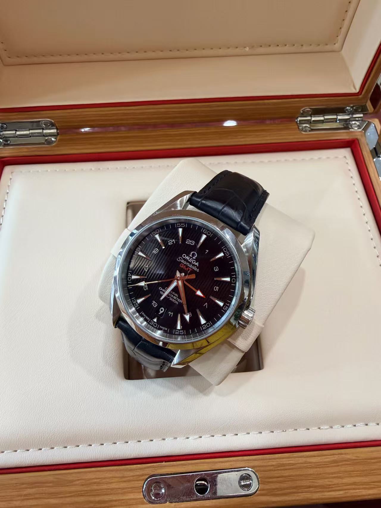 Omega 231.13.43.22.01.001