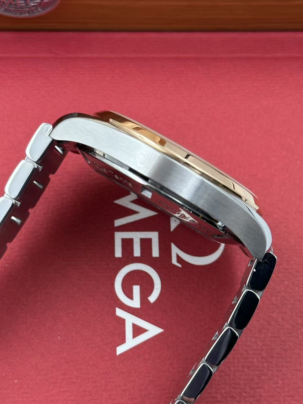 Omega 231.20.42.21.06.002