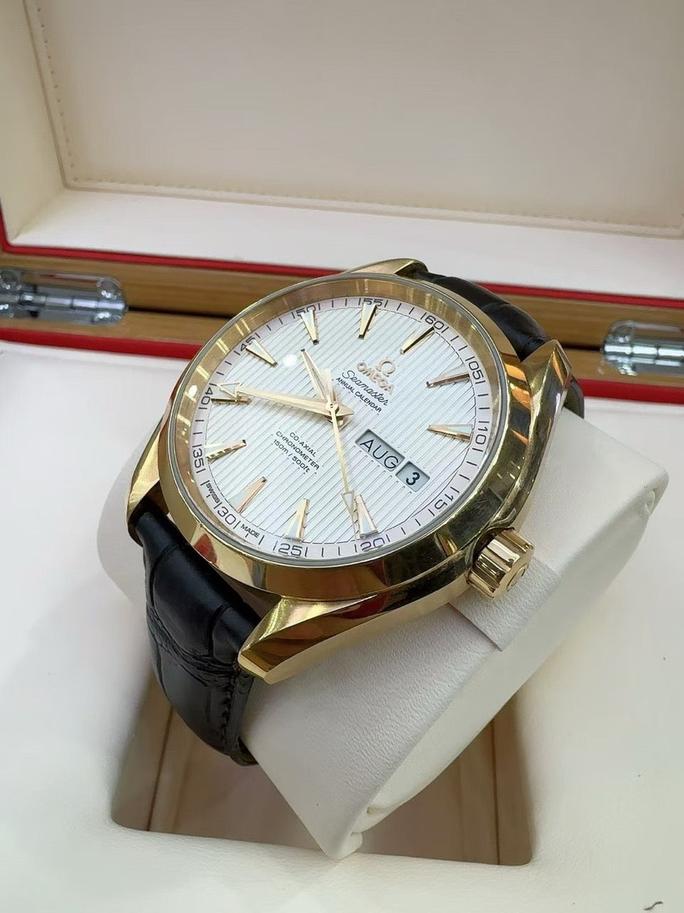 Omega 231.53.43.22.02.002
