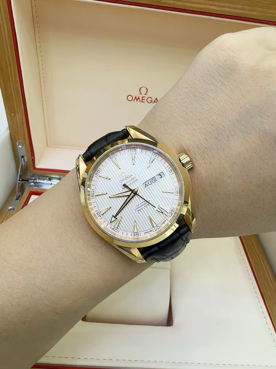 Omega 231.53.43.22.02.002
