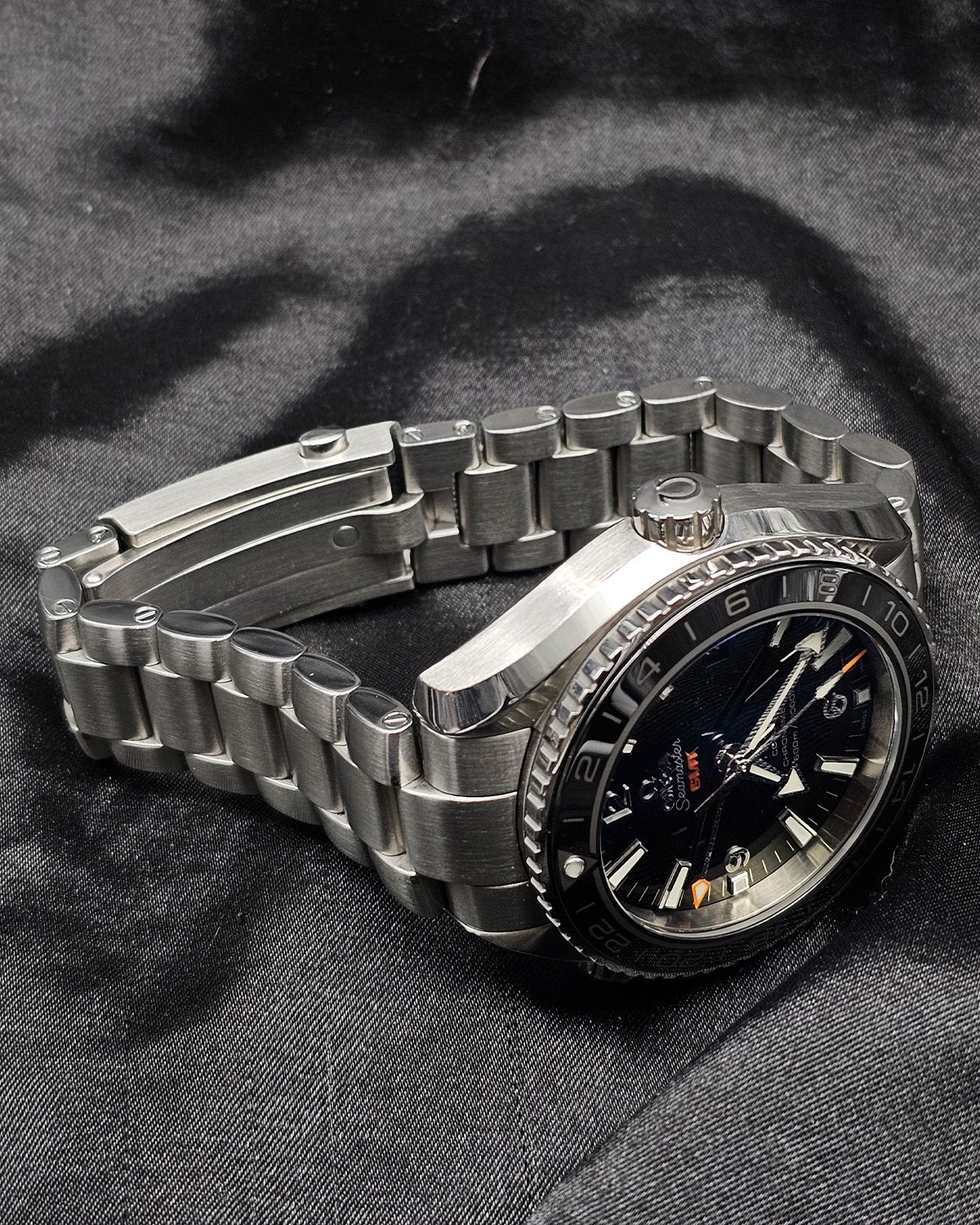 Omega 232.30.44.22.01.001