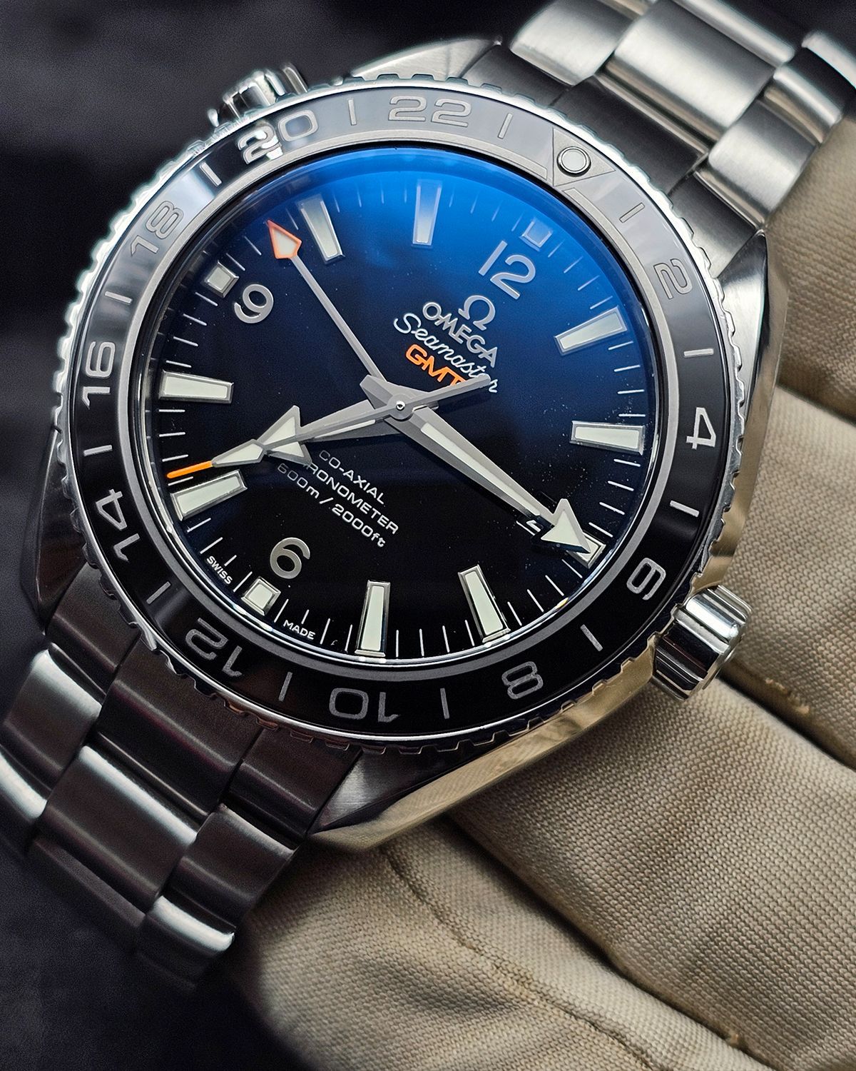 Omega 232.30.44.22.01.001