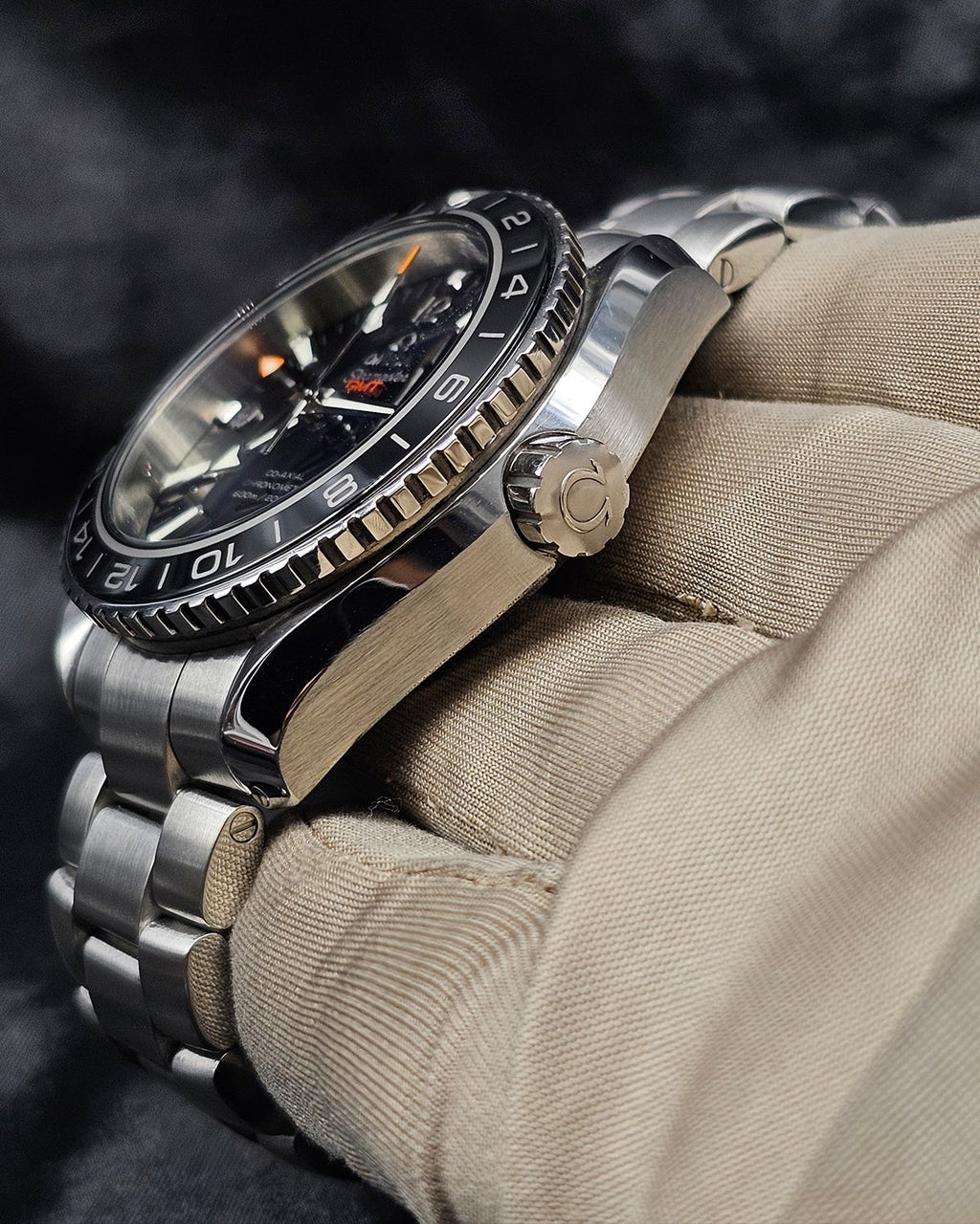 Omega 232.30.44.22.01.001