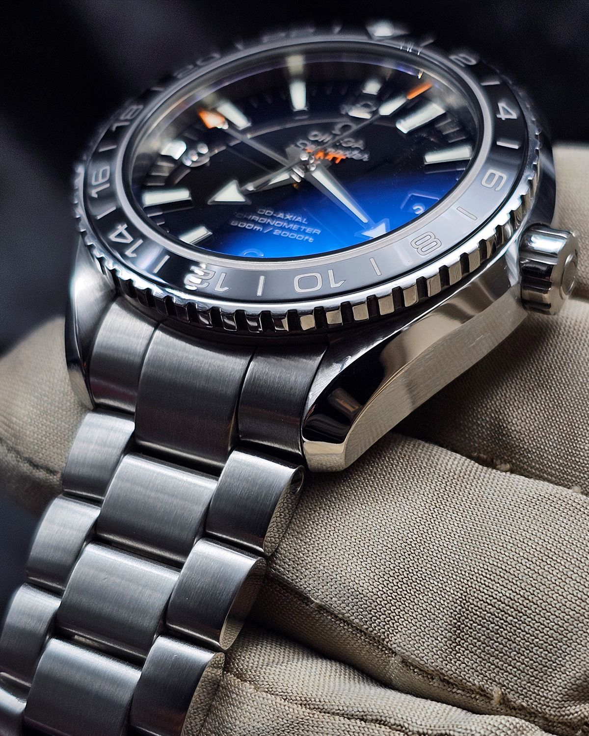 Omega 232.30.44.22.01.001