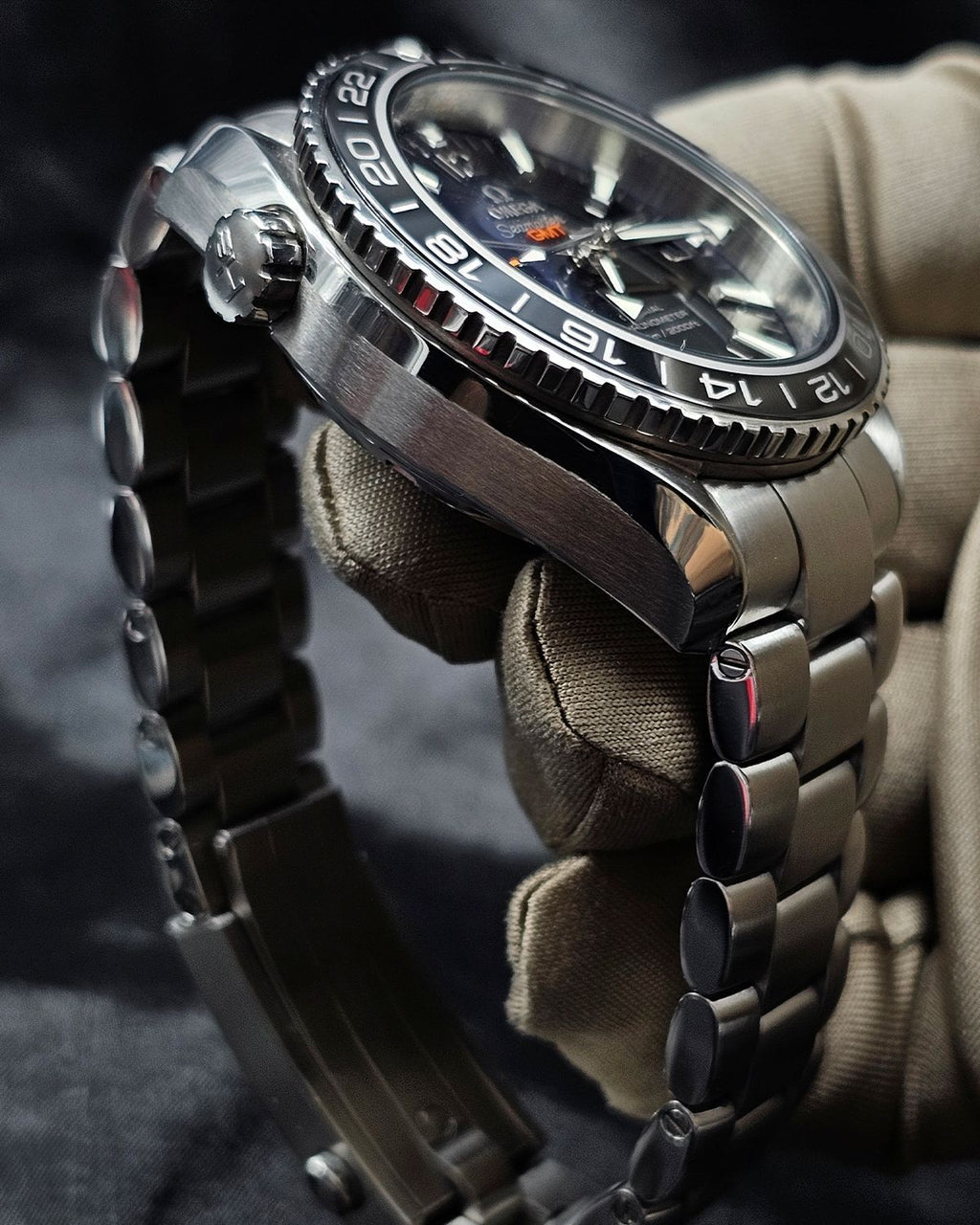 Omega 232.30.44.22.01.001