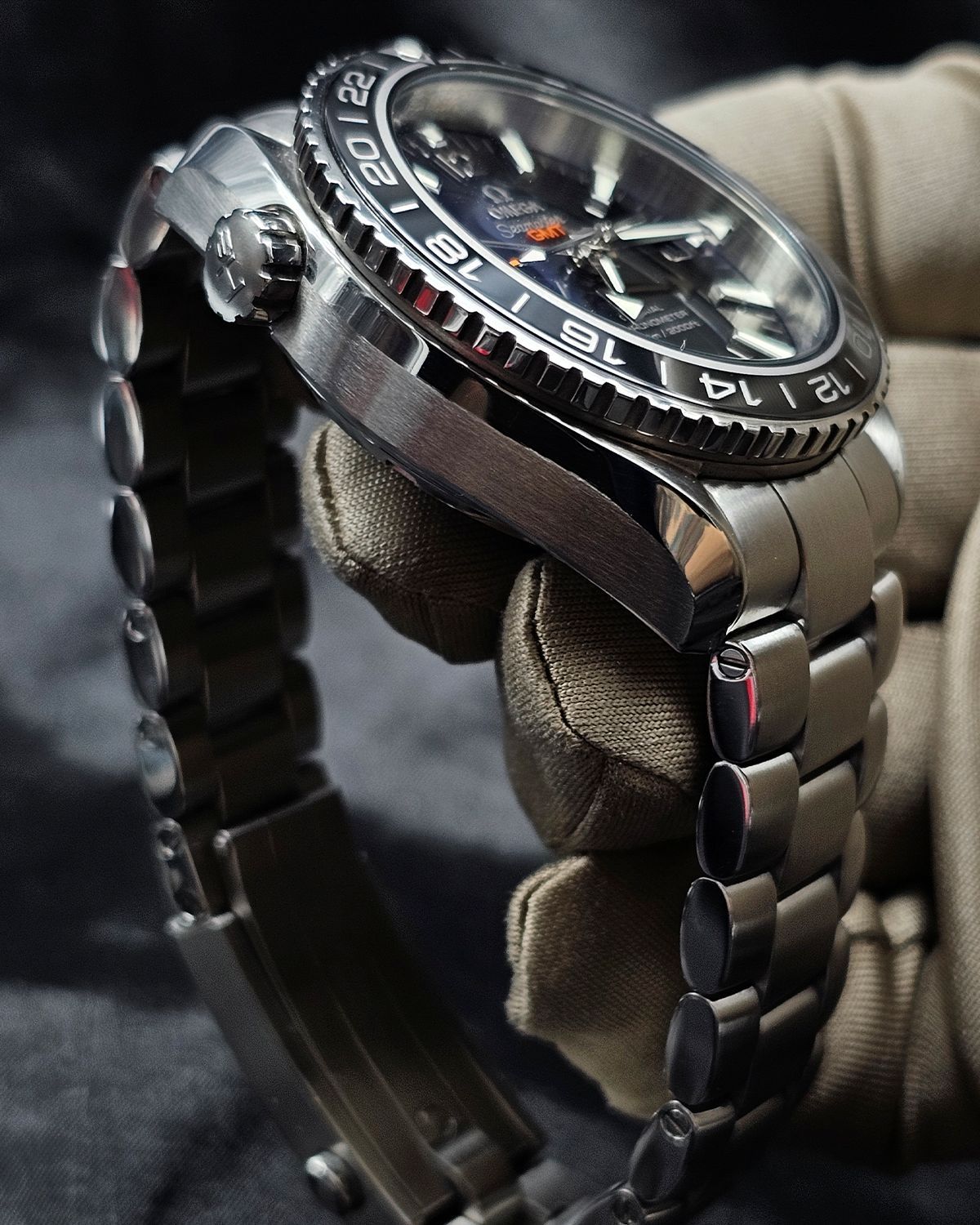 Omega 232.30.44.22.01.001