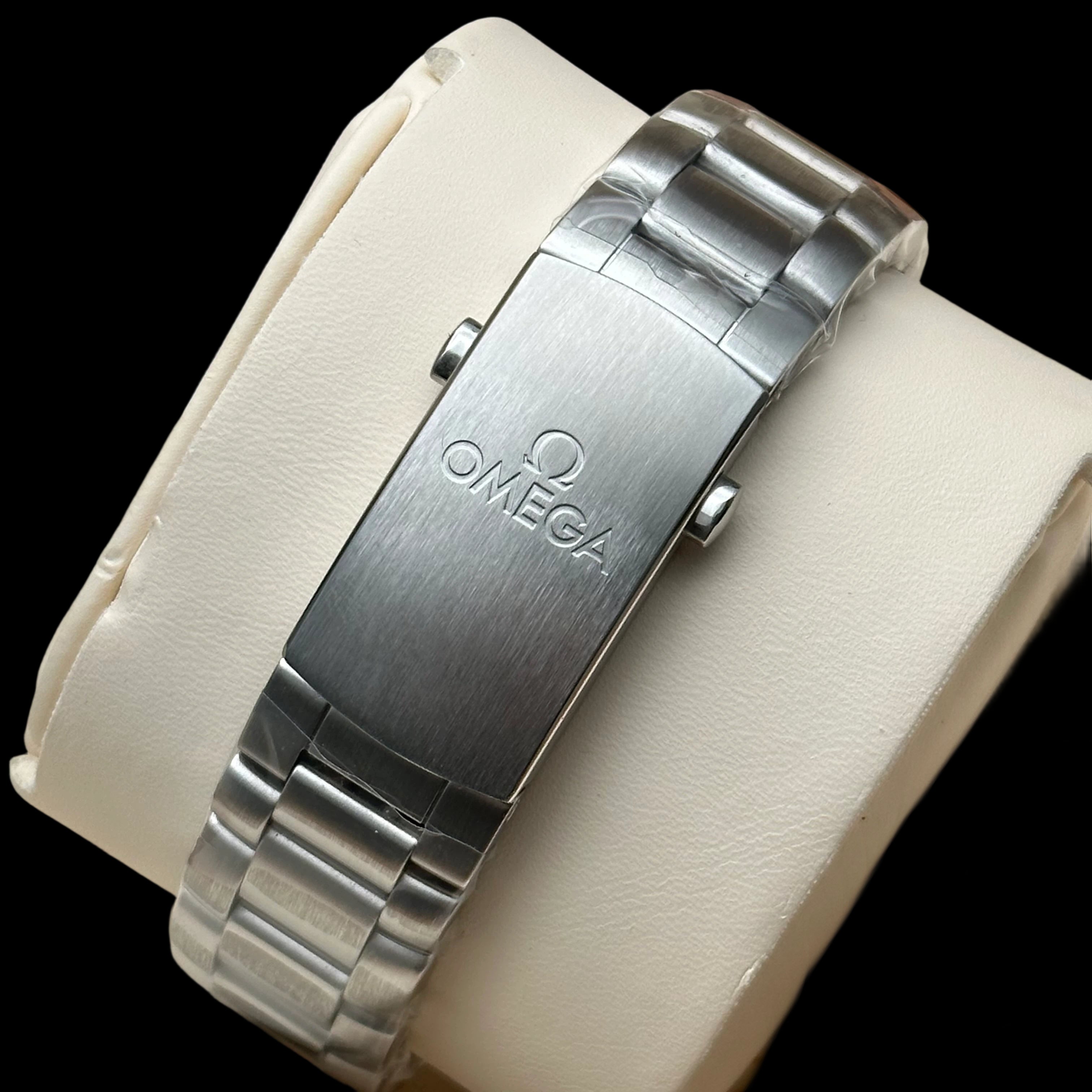 Omega 232.30.44.22.01.001