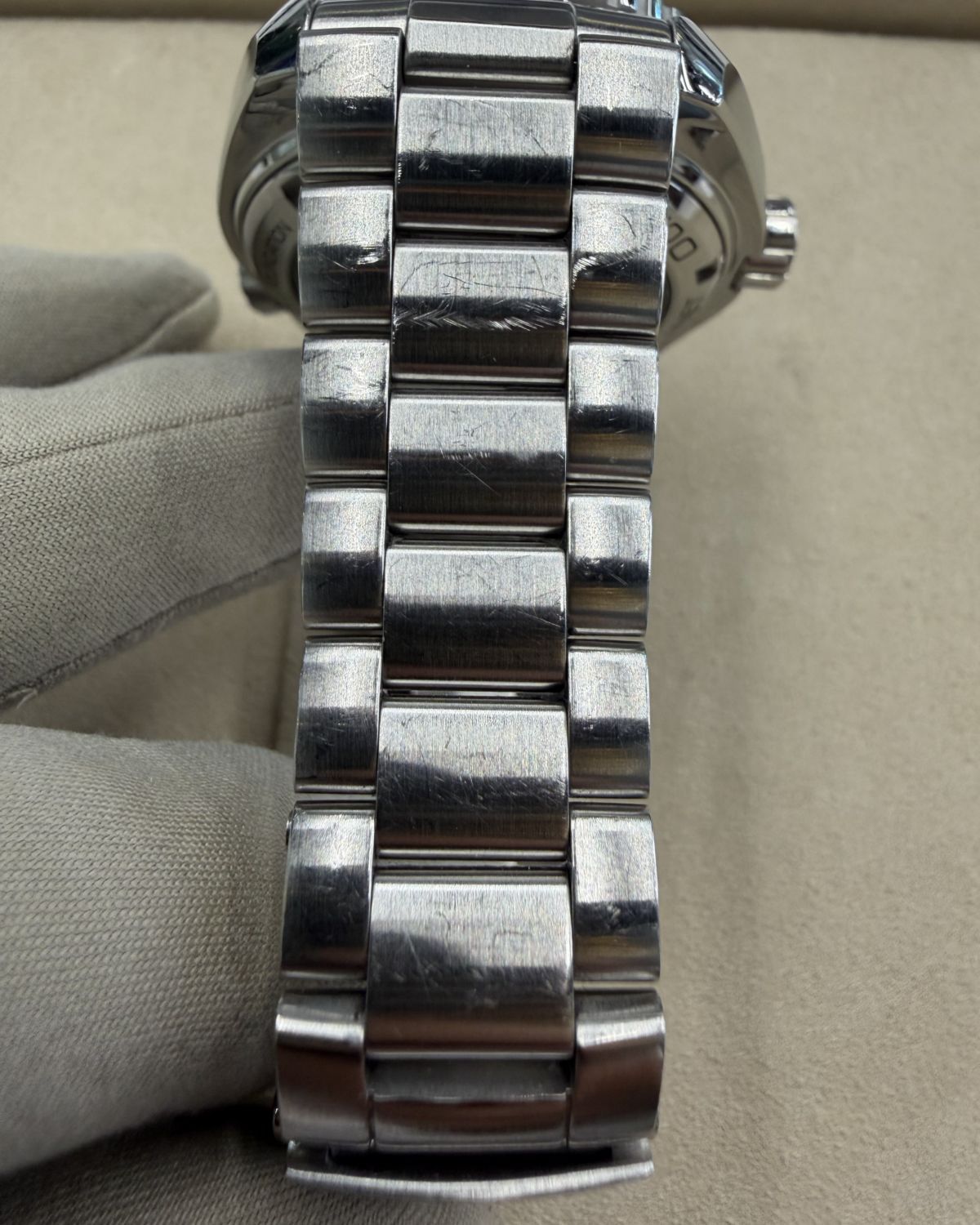 Omega 232.30.44.22.03.001