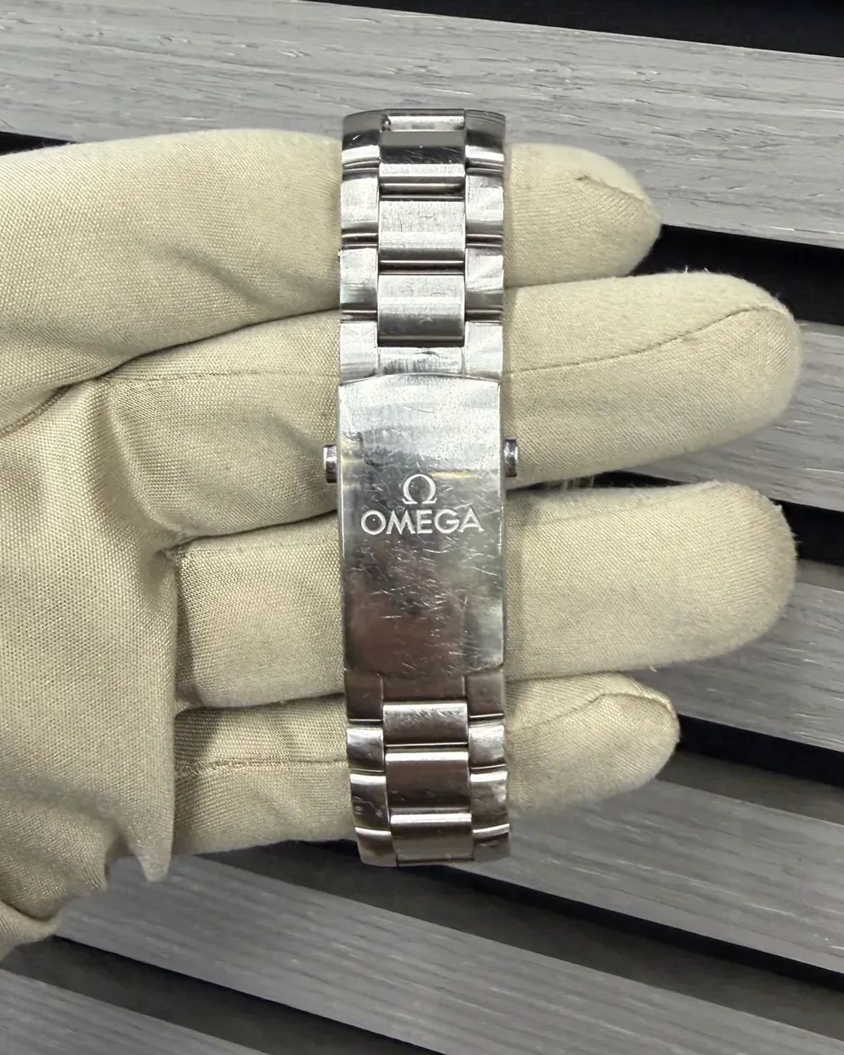Omega 232.30.44.22.03.001