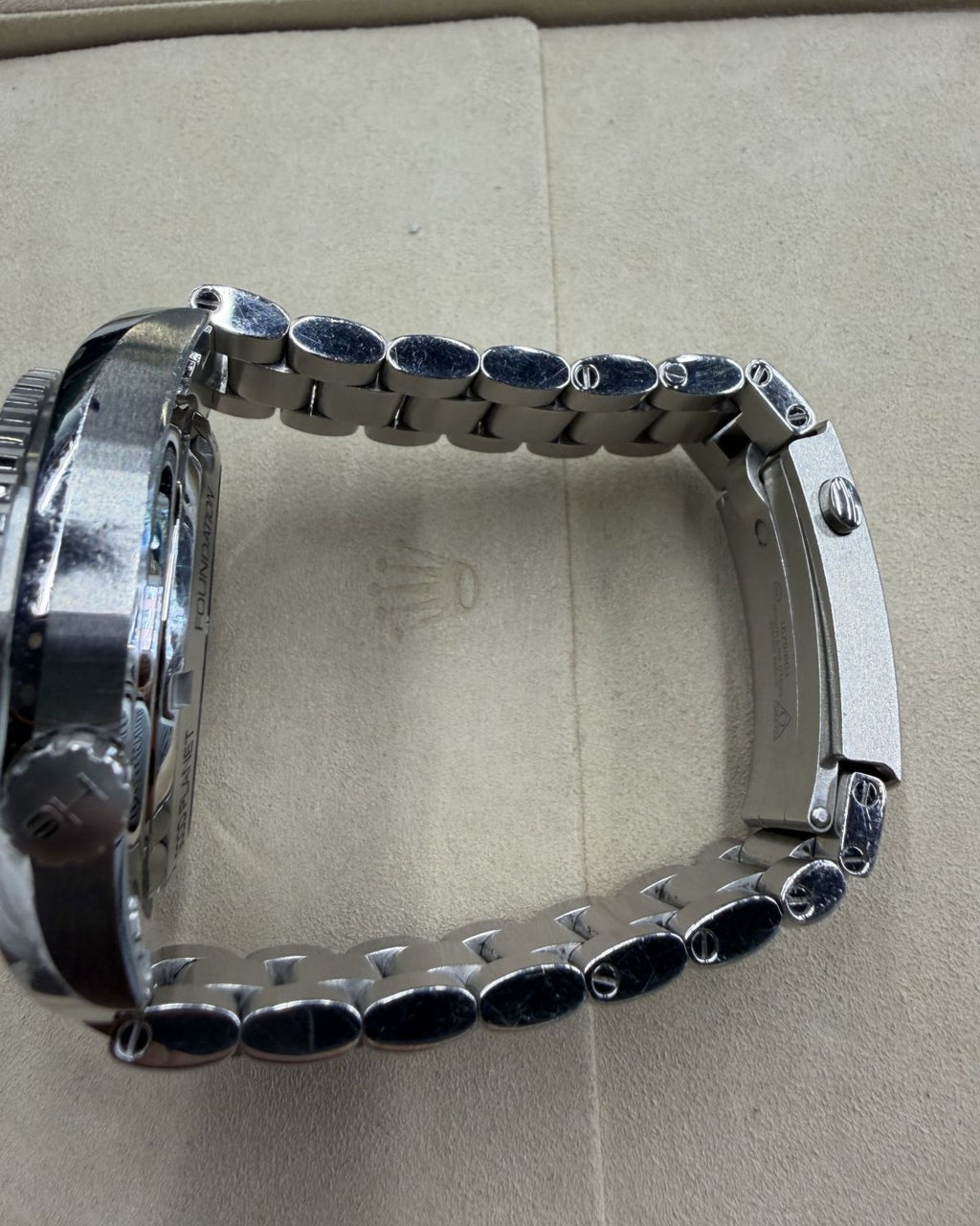 Omega 232.30.44.22.03.001