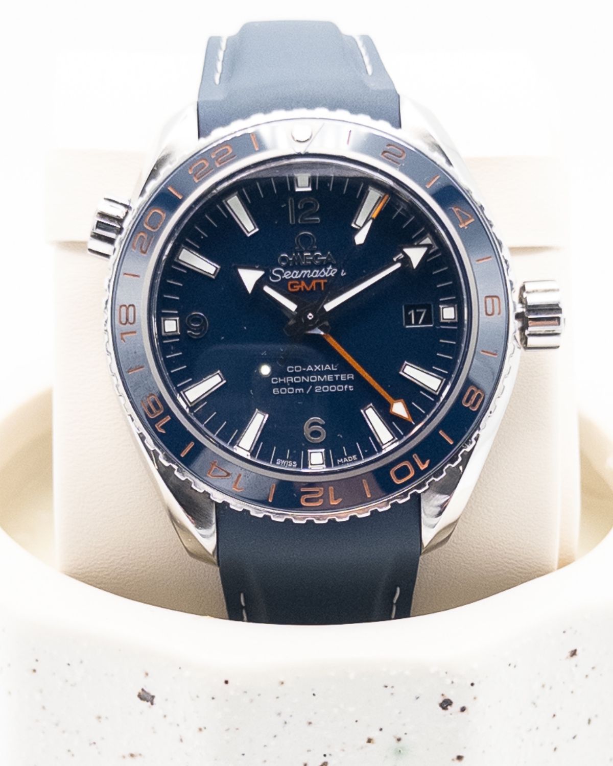 Omega 232.32.44.22.03.001