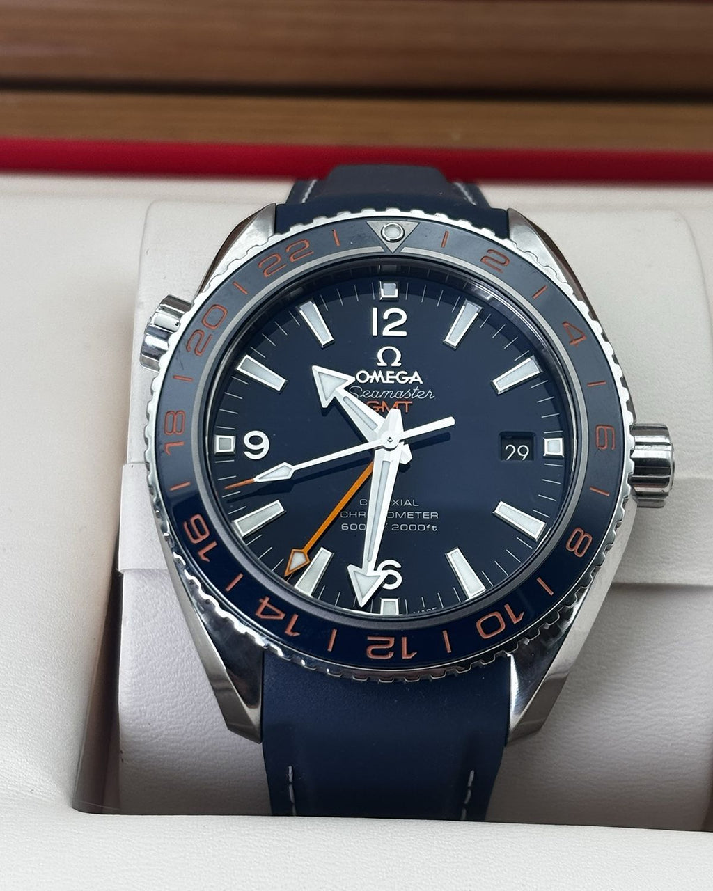 Omega 232.32.44.22.03.001