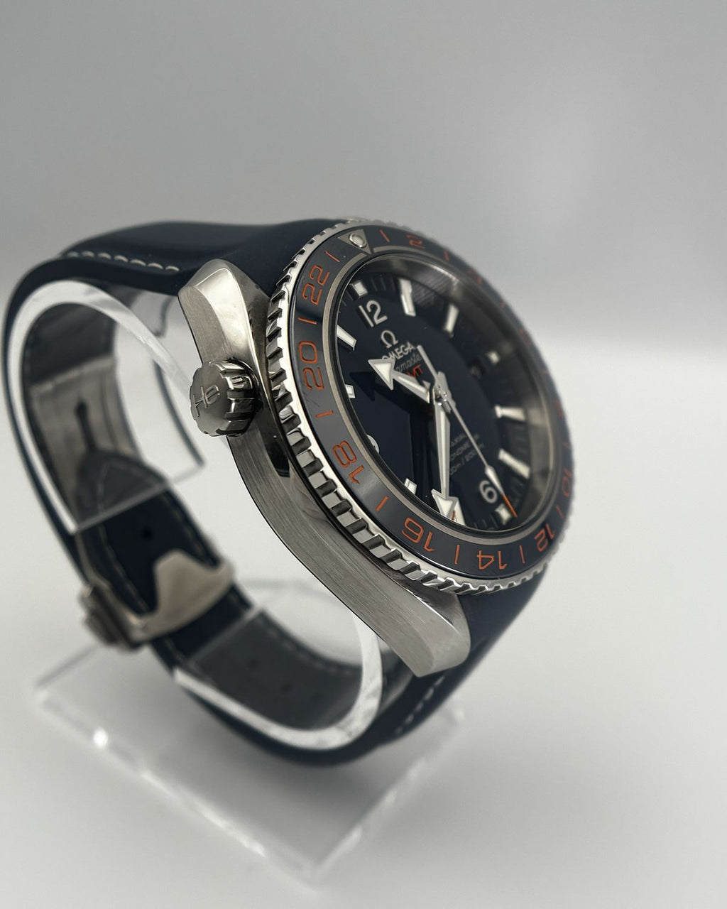 Omega 232.32.44.22.03.001