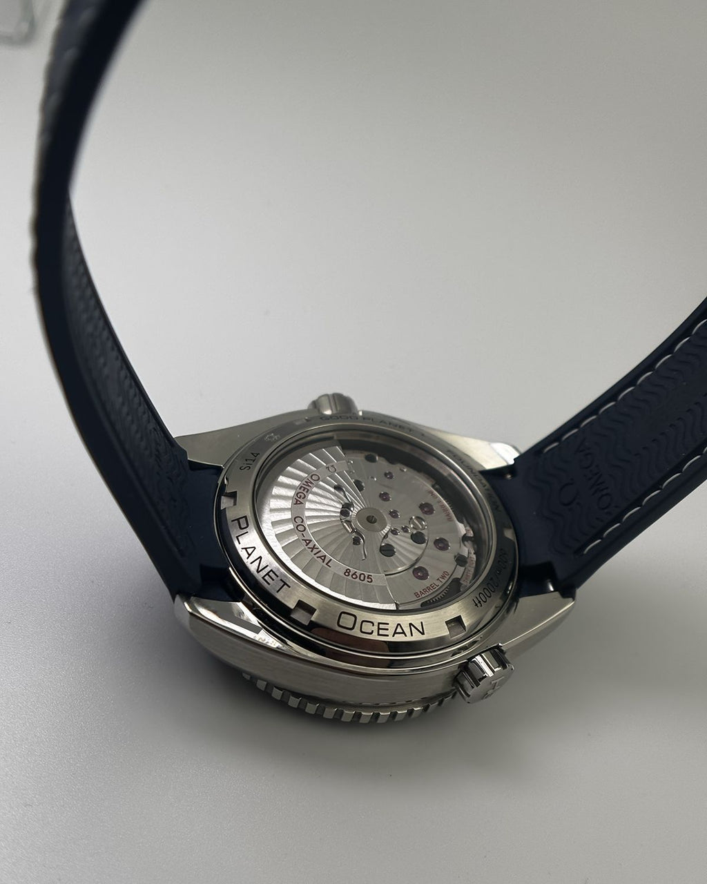 Omega 232.32.44.22.03.001