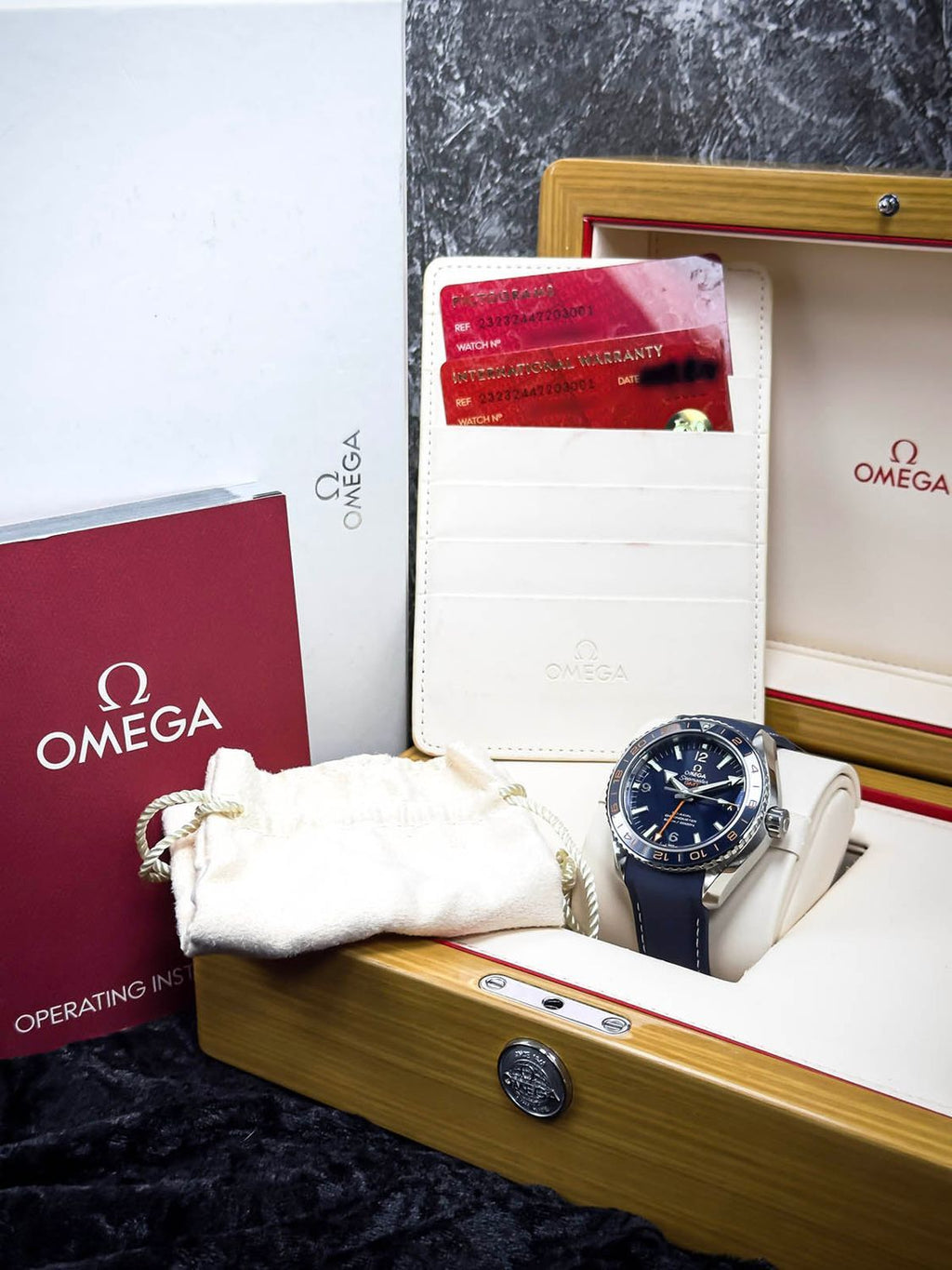 Omega 232.32.44.22.03.001
