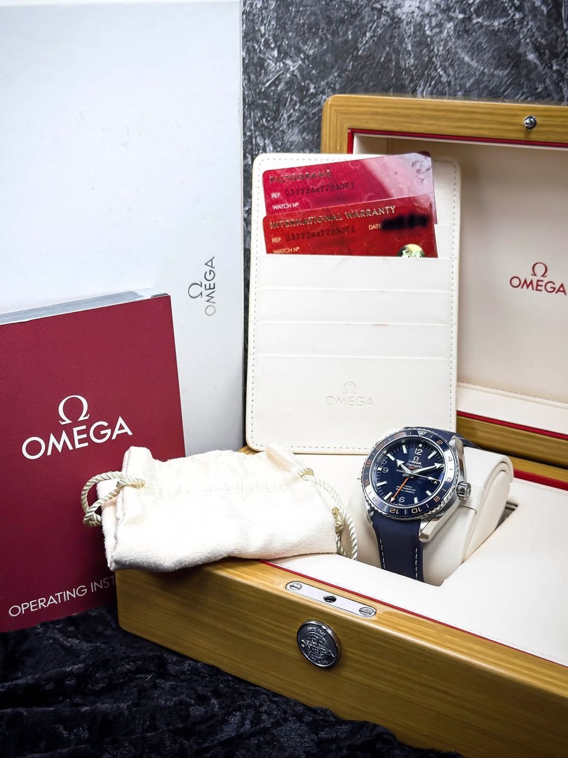Omega 232.32.44.22.03.001