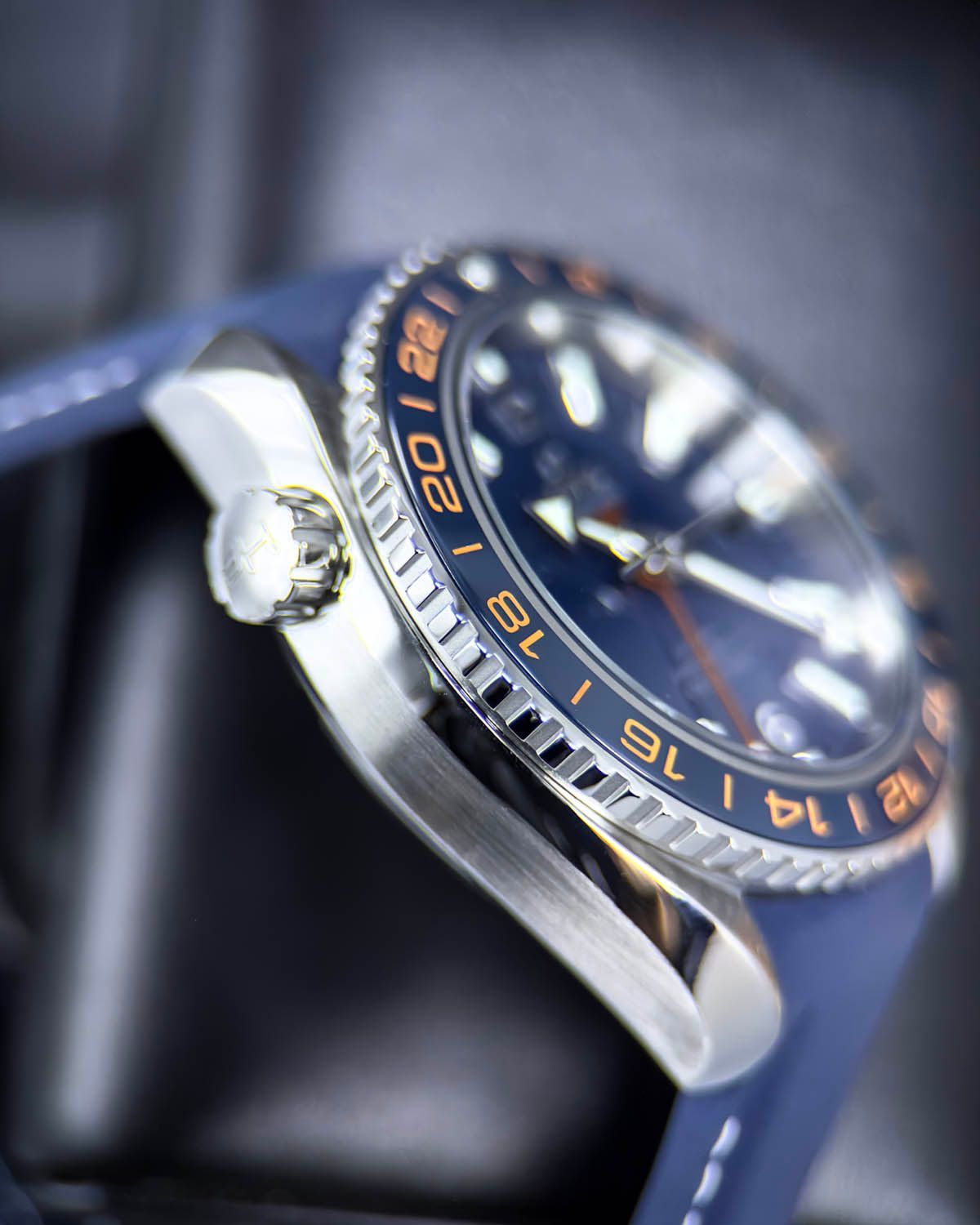 Omega 232.32.44.22.03.001