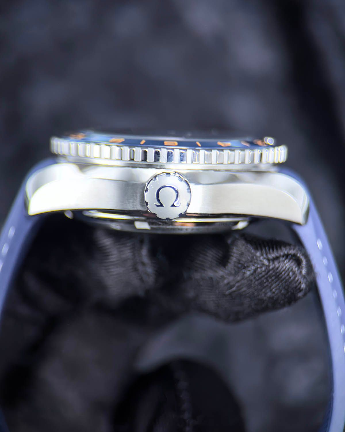 Omega 232.32.44.22.03.001