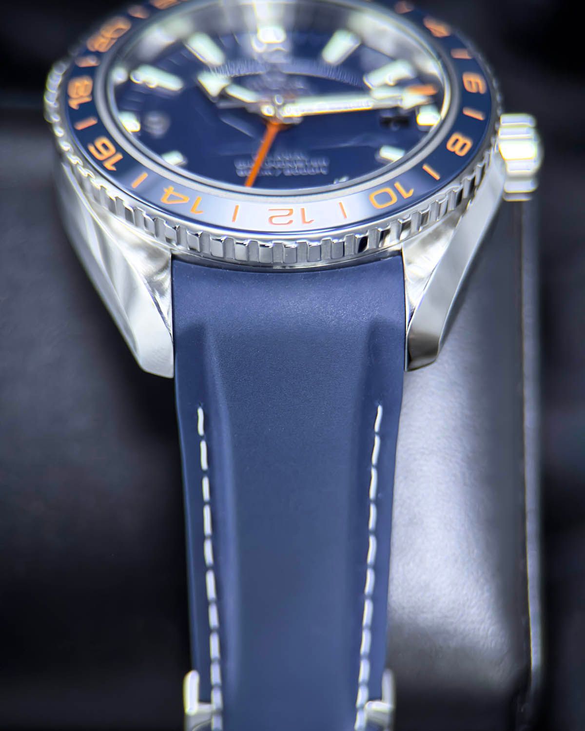 Omega 232.32.44.22.03.001