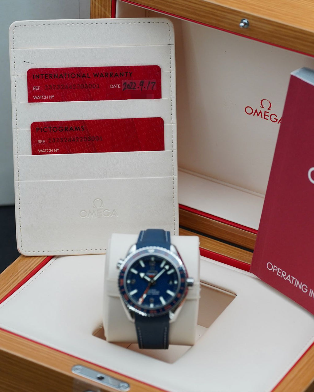 Omega 232.32.44.22.03.001