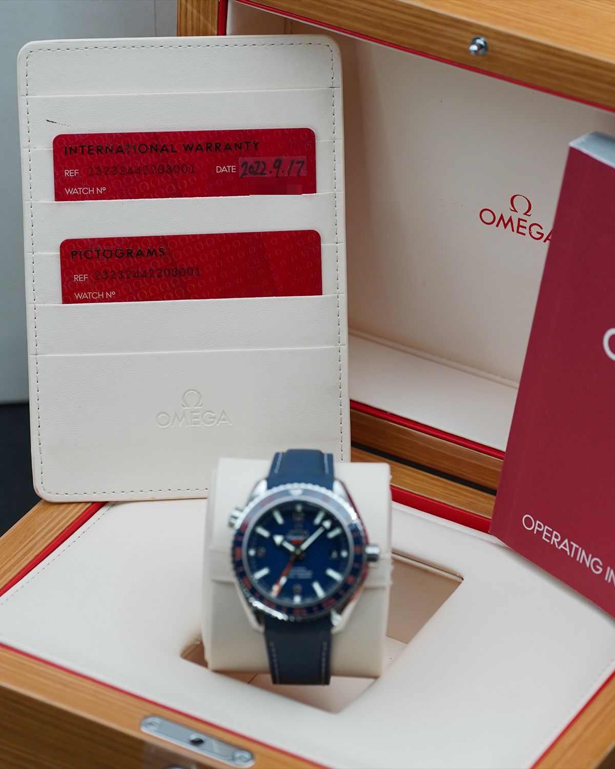 Omega 232.32.44.22.03.001