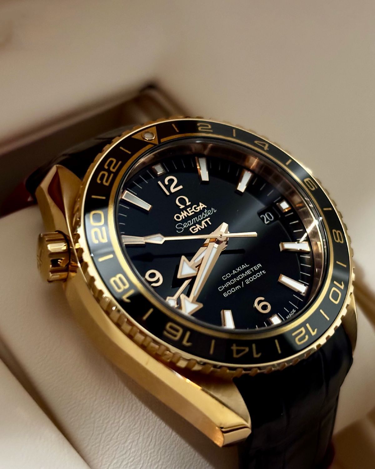 Omega 232.63.44.22.01.001