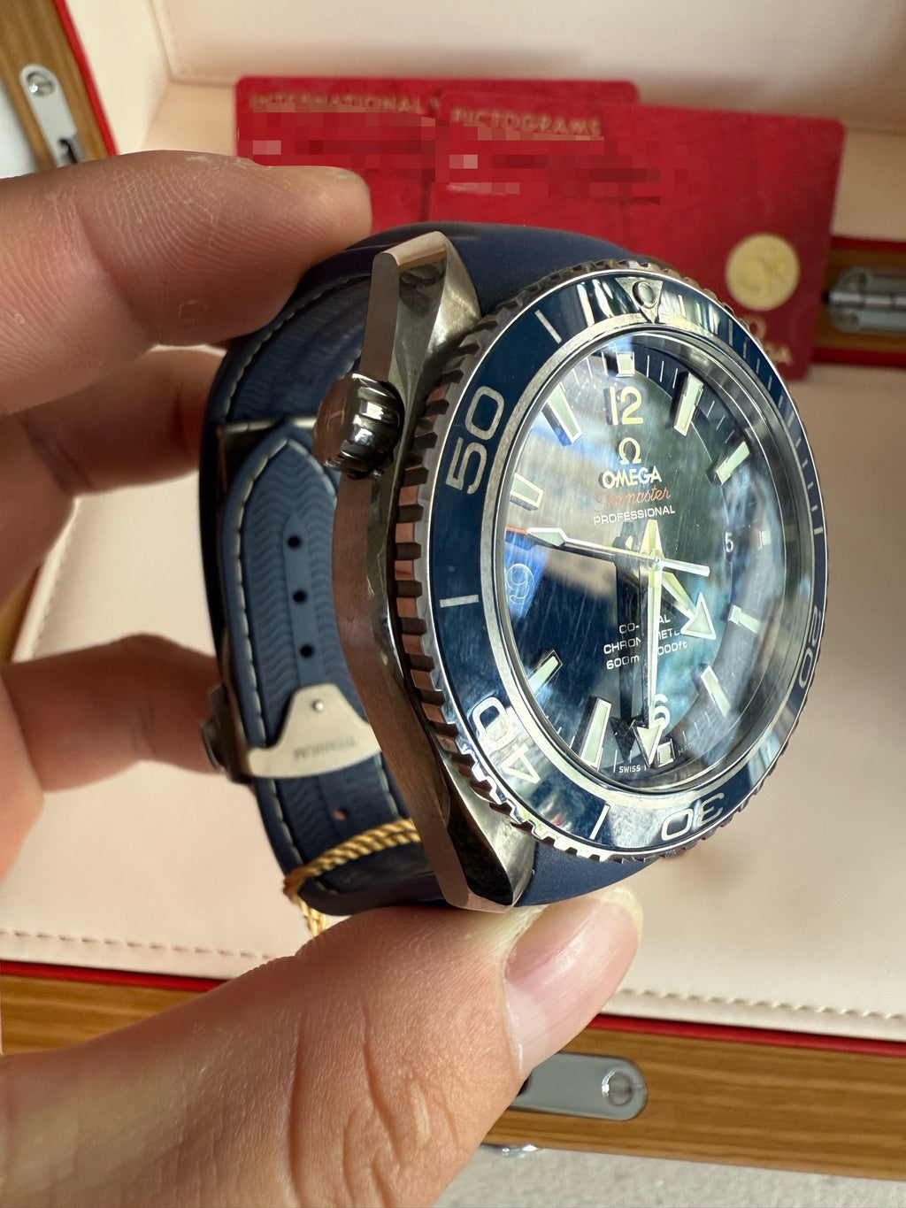 Omega 232.92.42.21.03.001