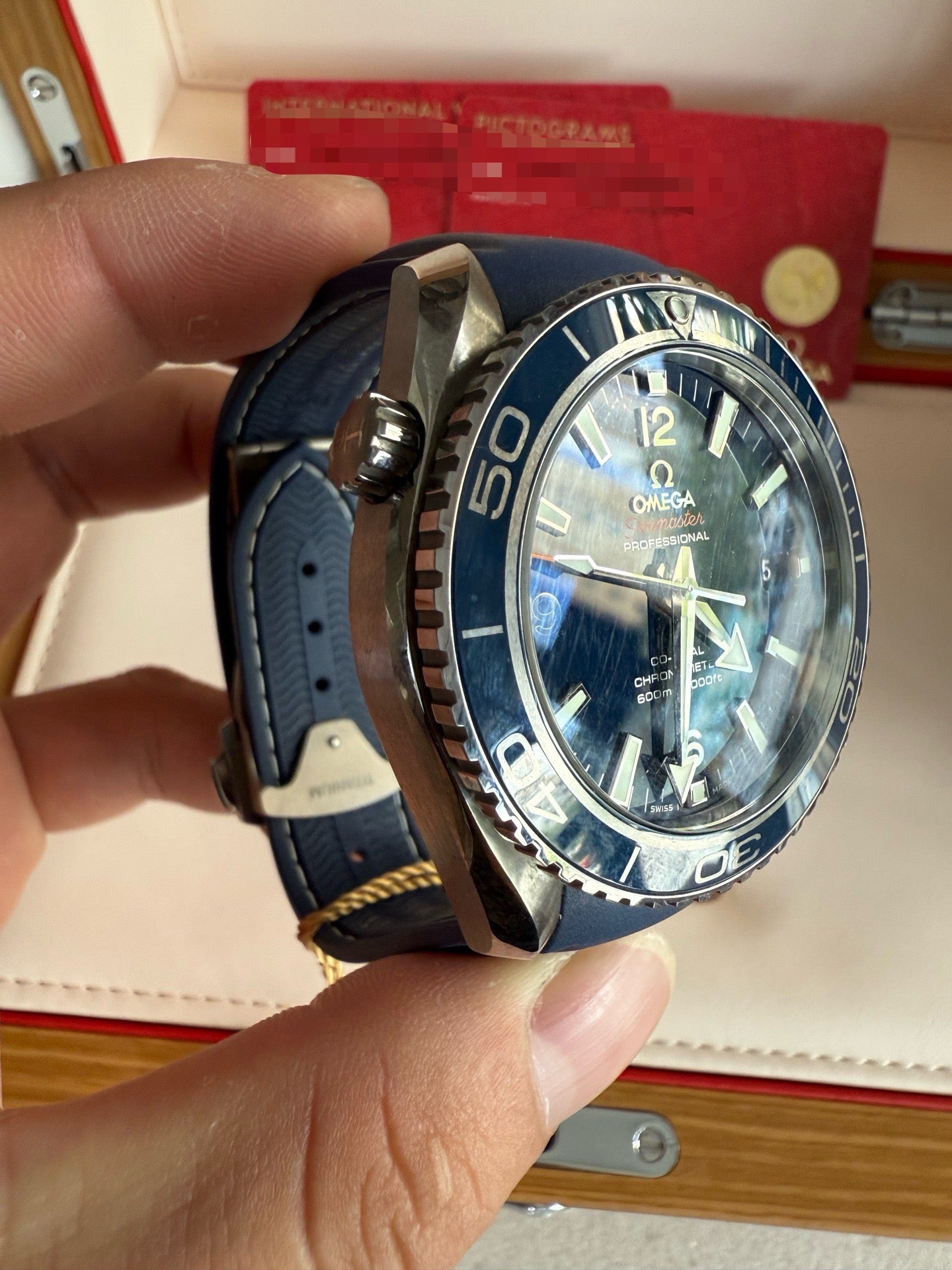 Omega 232.92.42.21.03.001