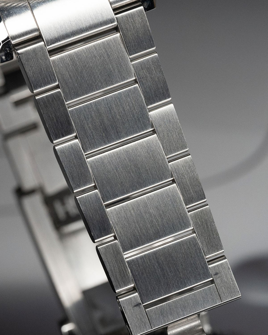 Omega 233.32.41.21.01.001