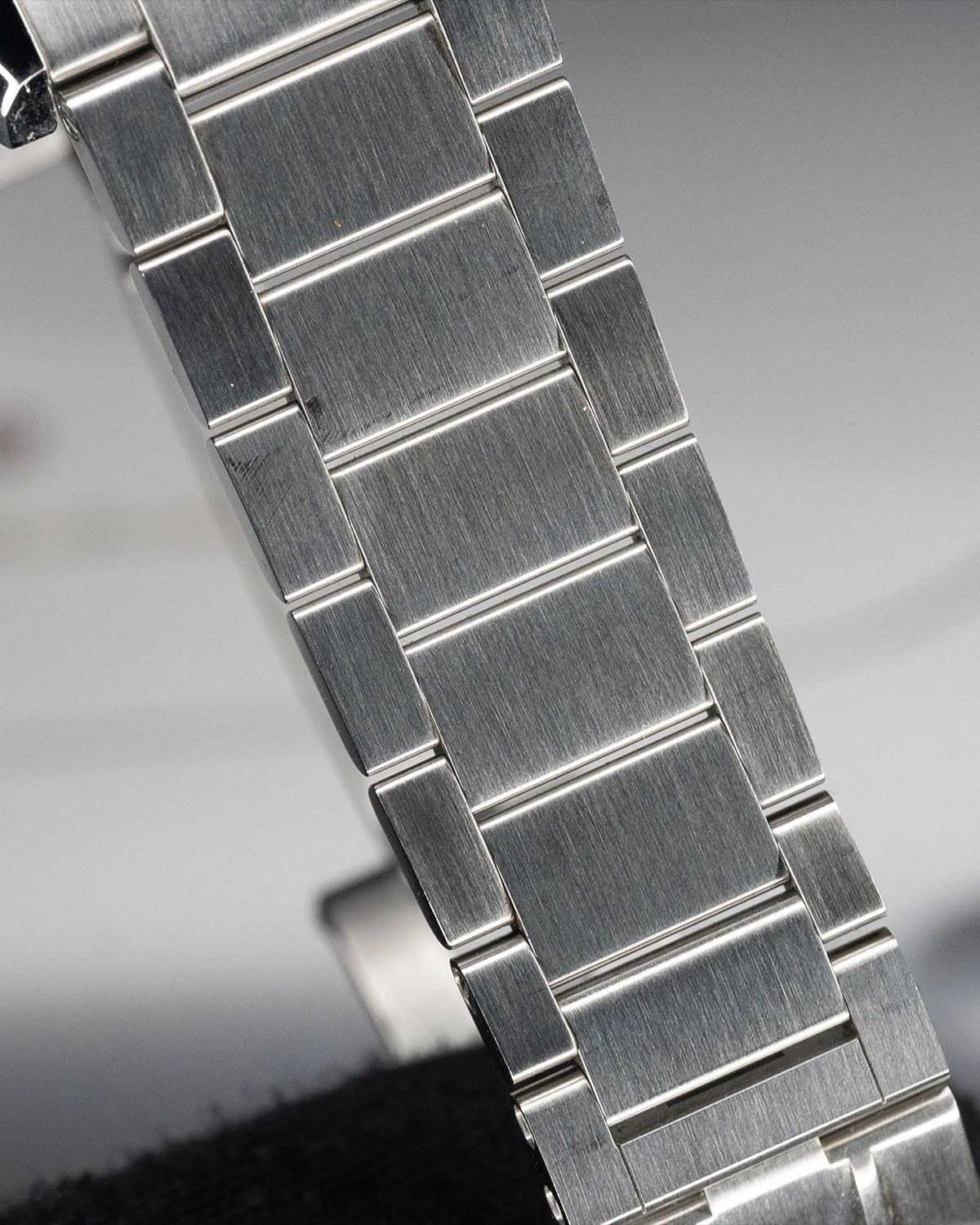 Omega 233.32.41.21.01.001