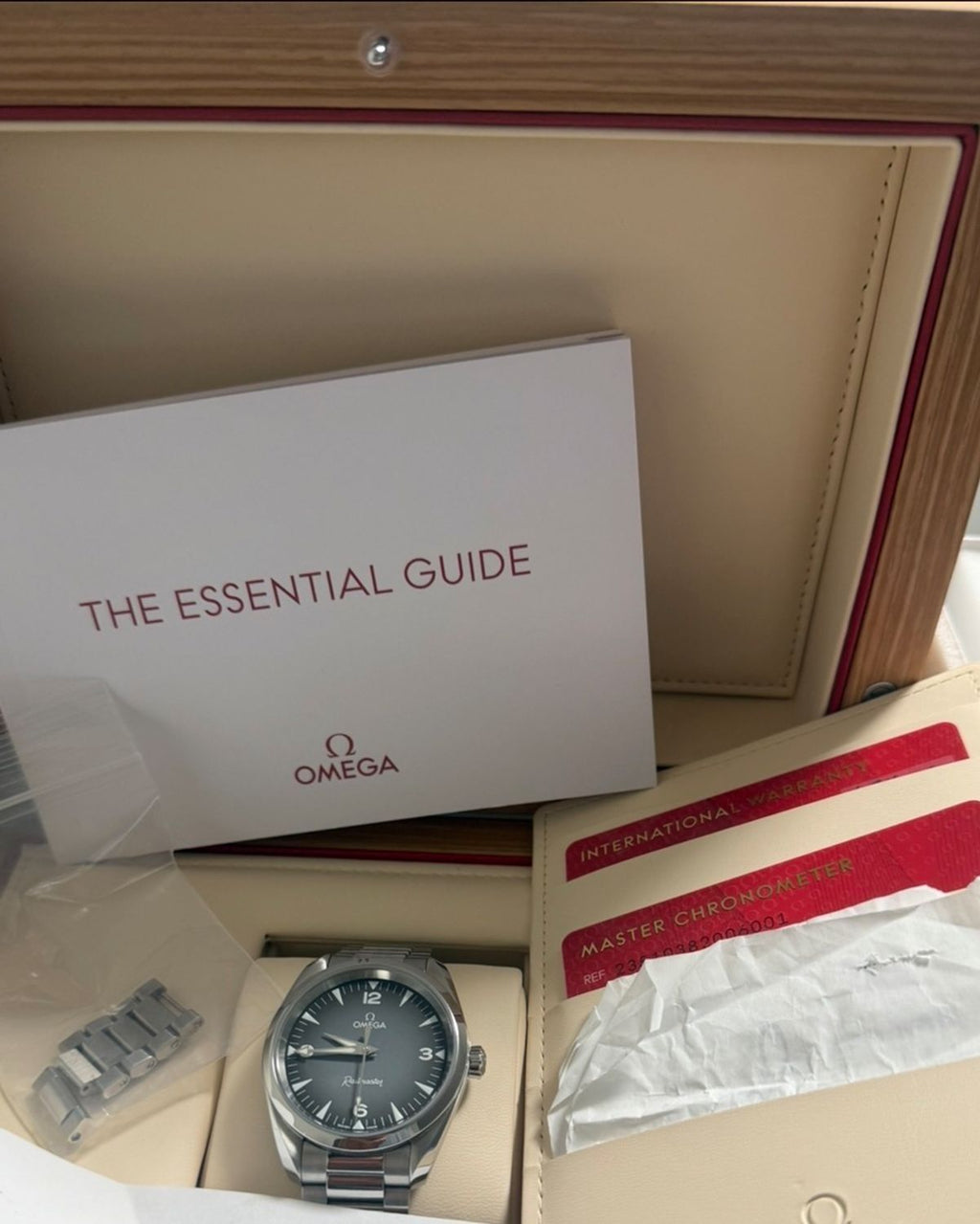 Omega 235.10.38.20.06.001