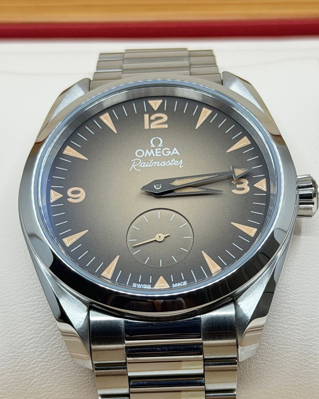 Omega 235.10.38.20.13.001