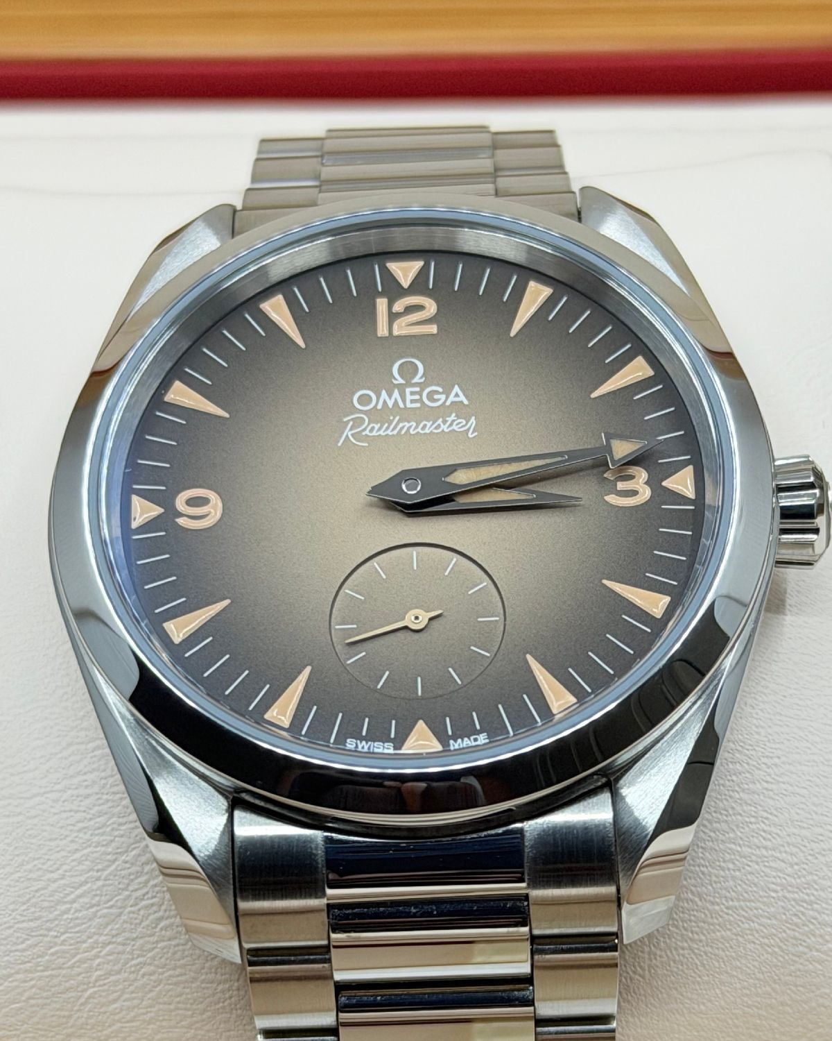 Omega 235.10.38.20.13.001