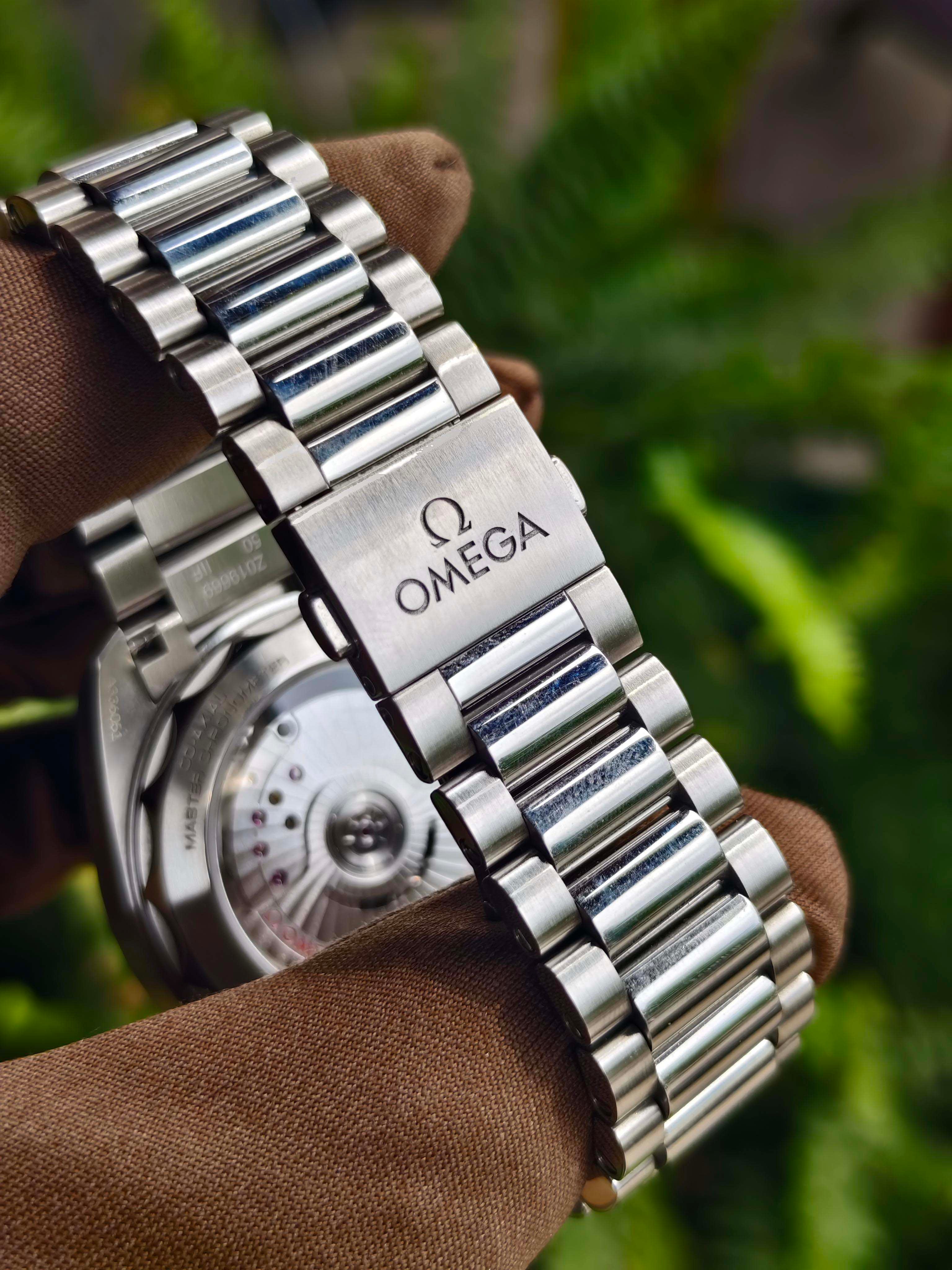 Omega 235.10.38.20.13.001